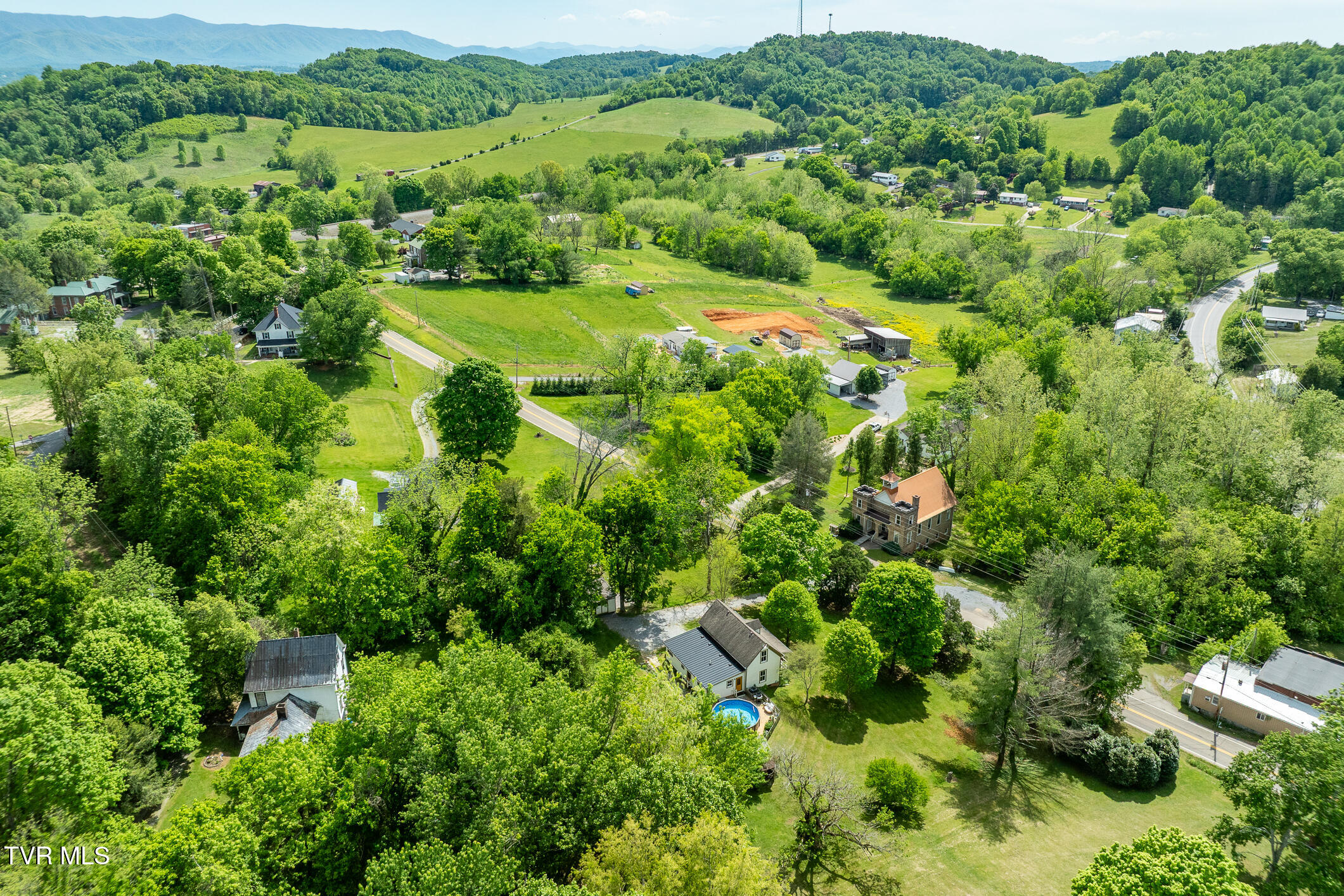 985 Chuckey Pike