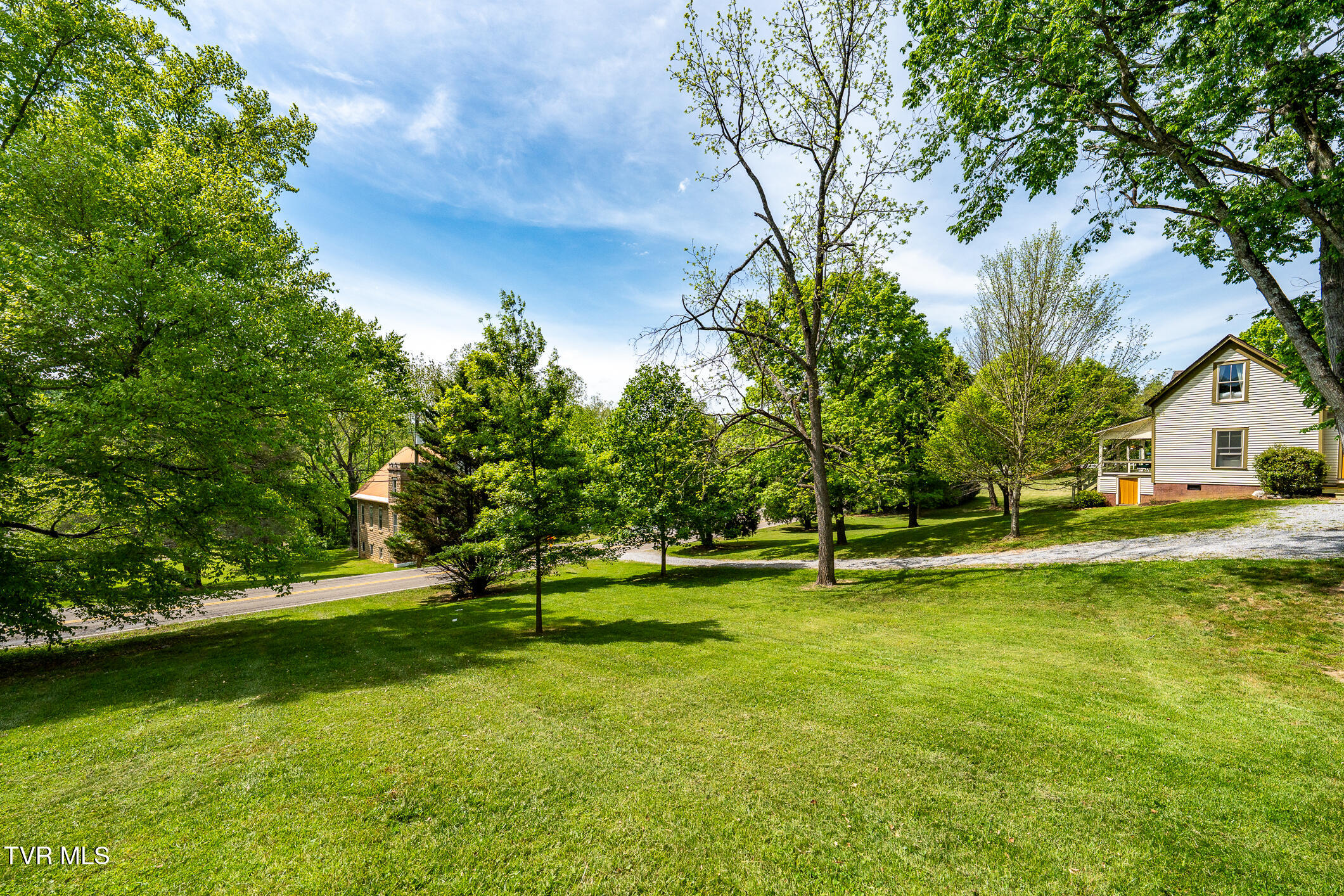 985 Chuckey Pike