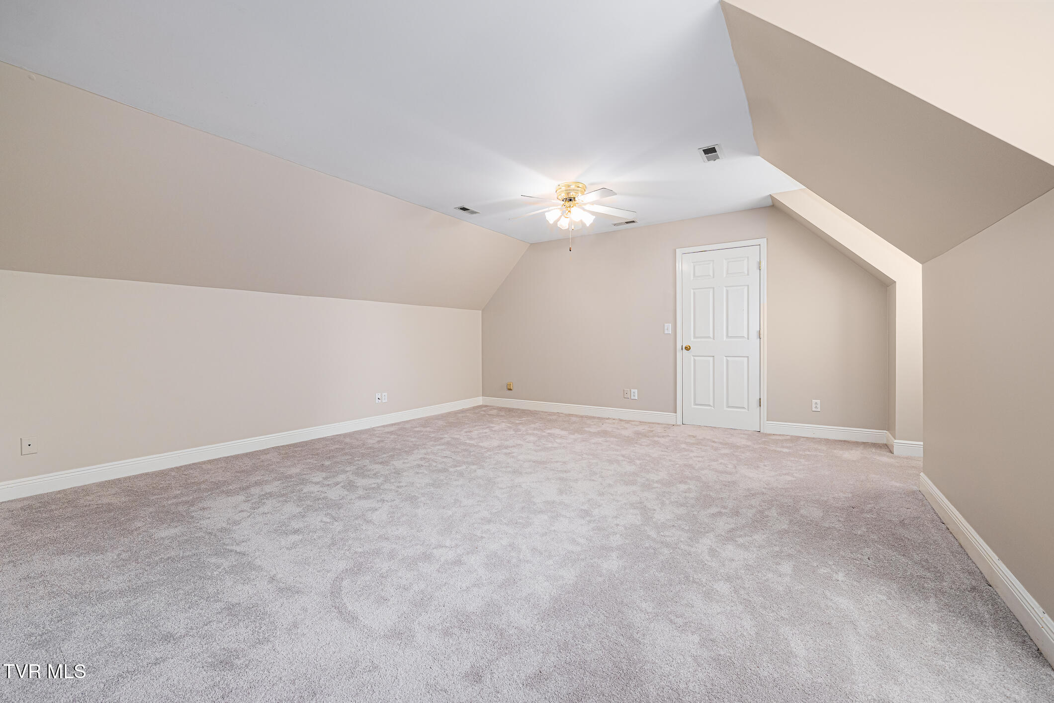 1824 Buckingham Court