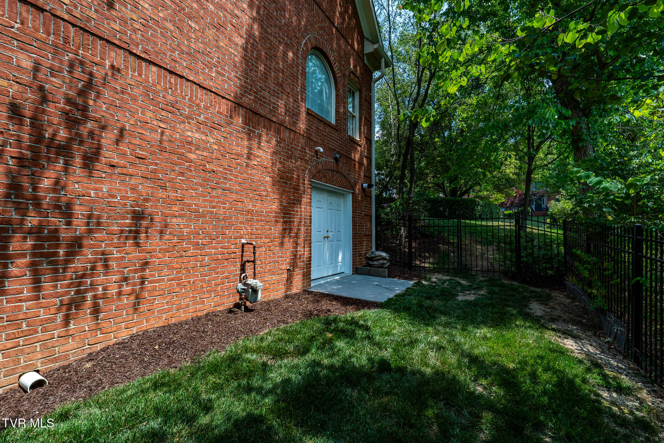 1824 Buckingham Court