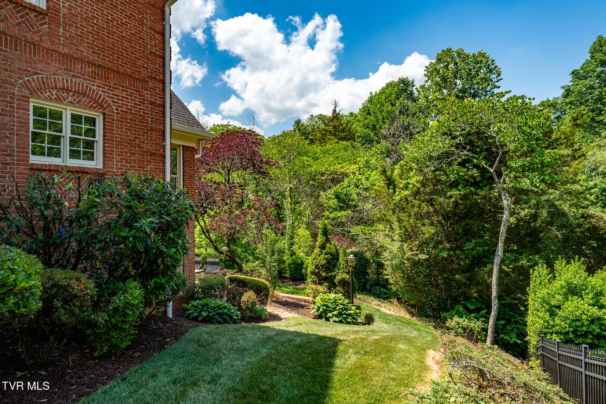 1824 Buckingham Court