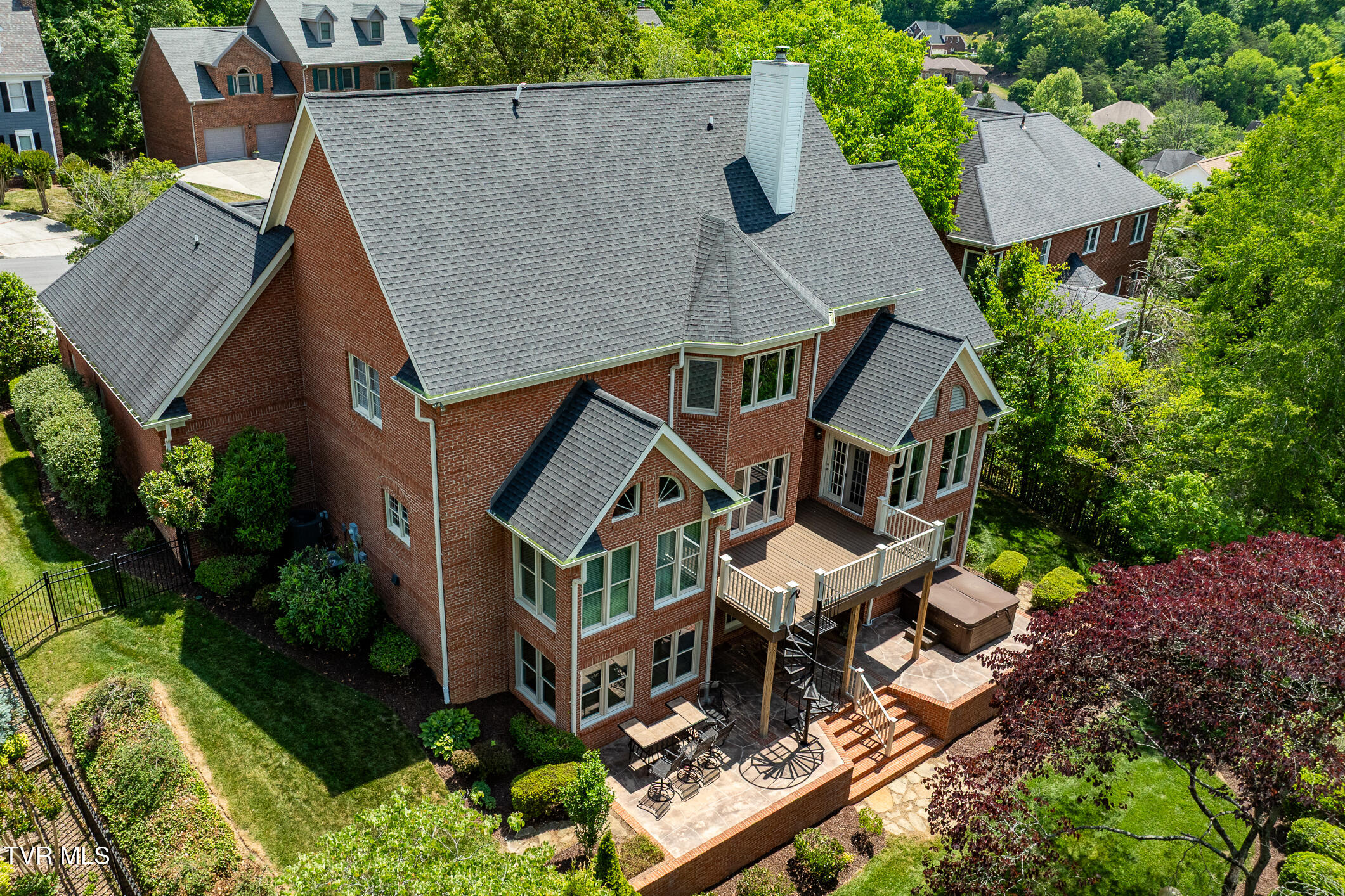 1824 Buckingham Court
