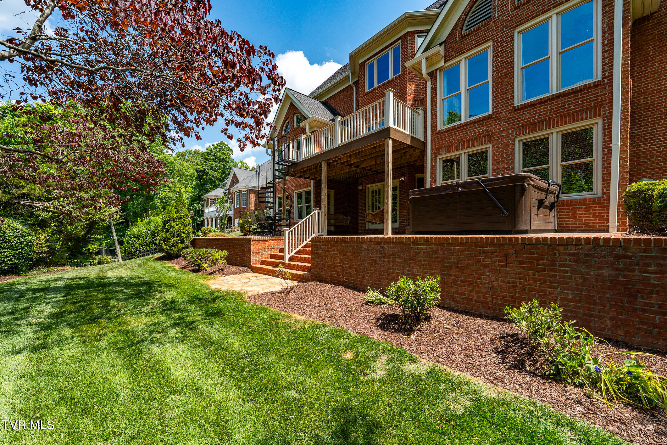 1824 Buckingham Court