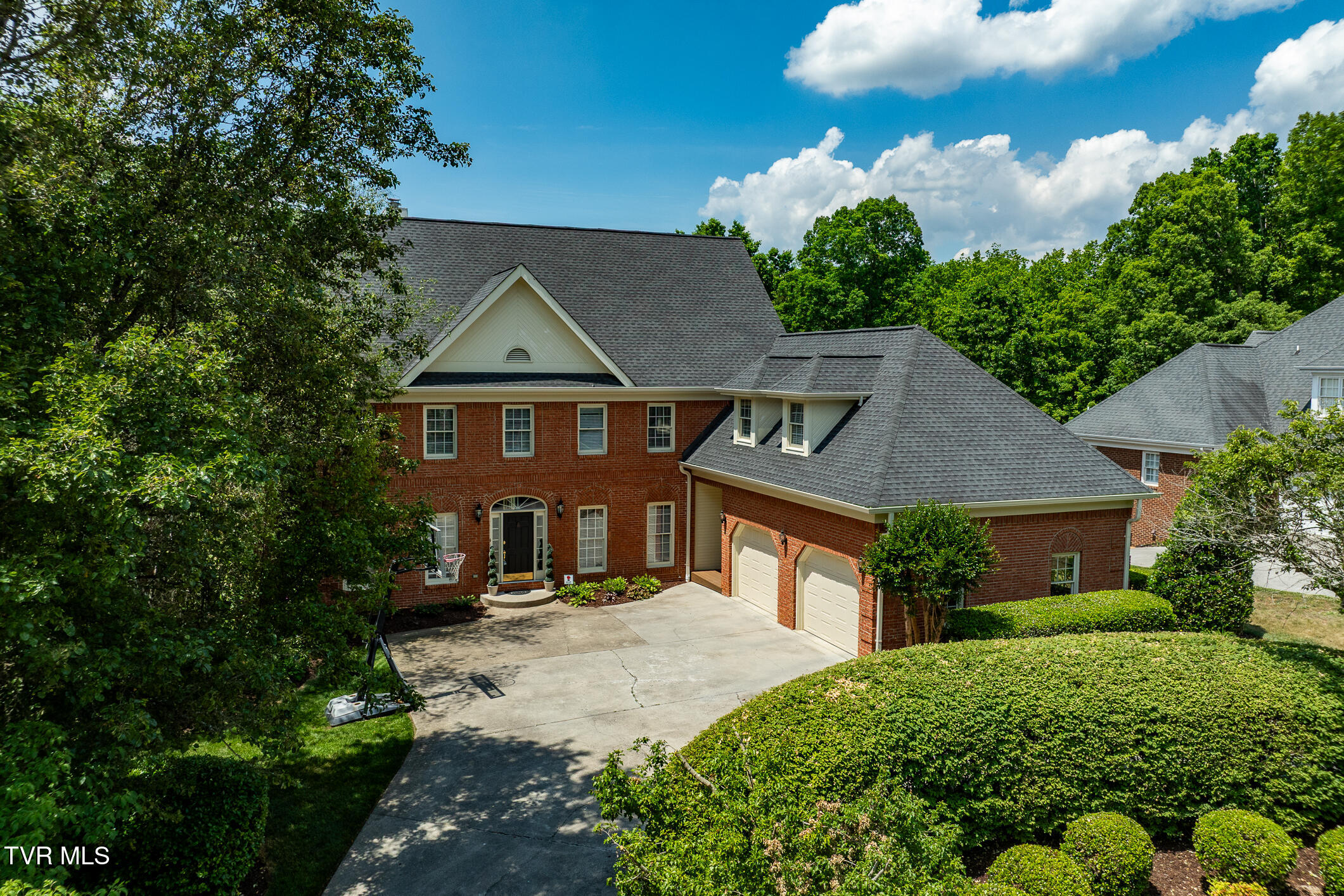 1824 Buckingham Court
