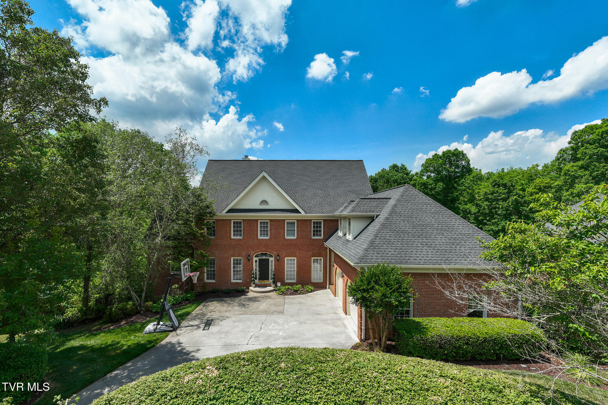 1824 Buckingham Court