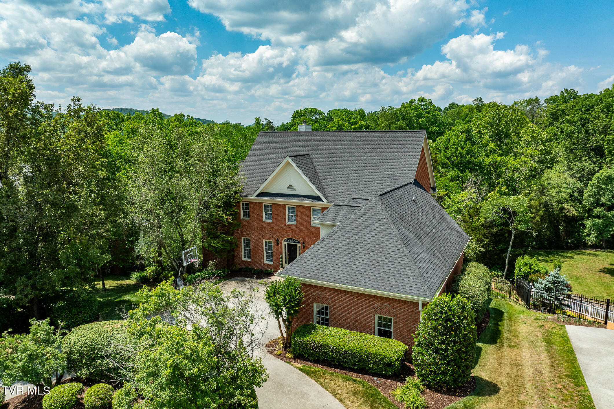 1824 Buckingham Court