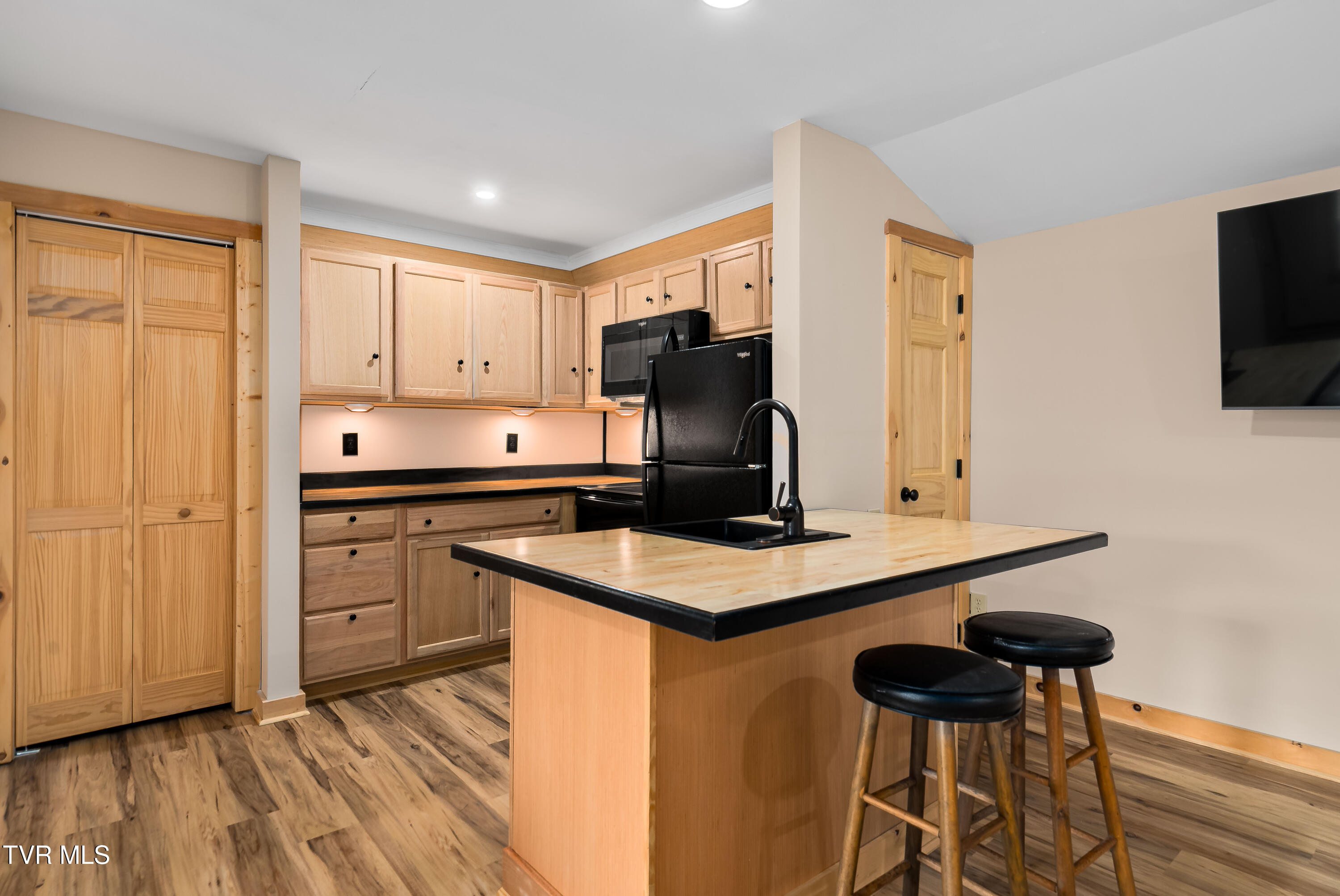 104 Crestwood Drive