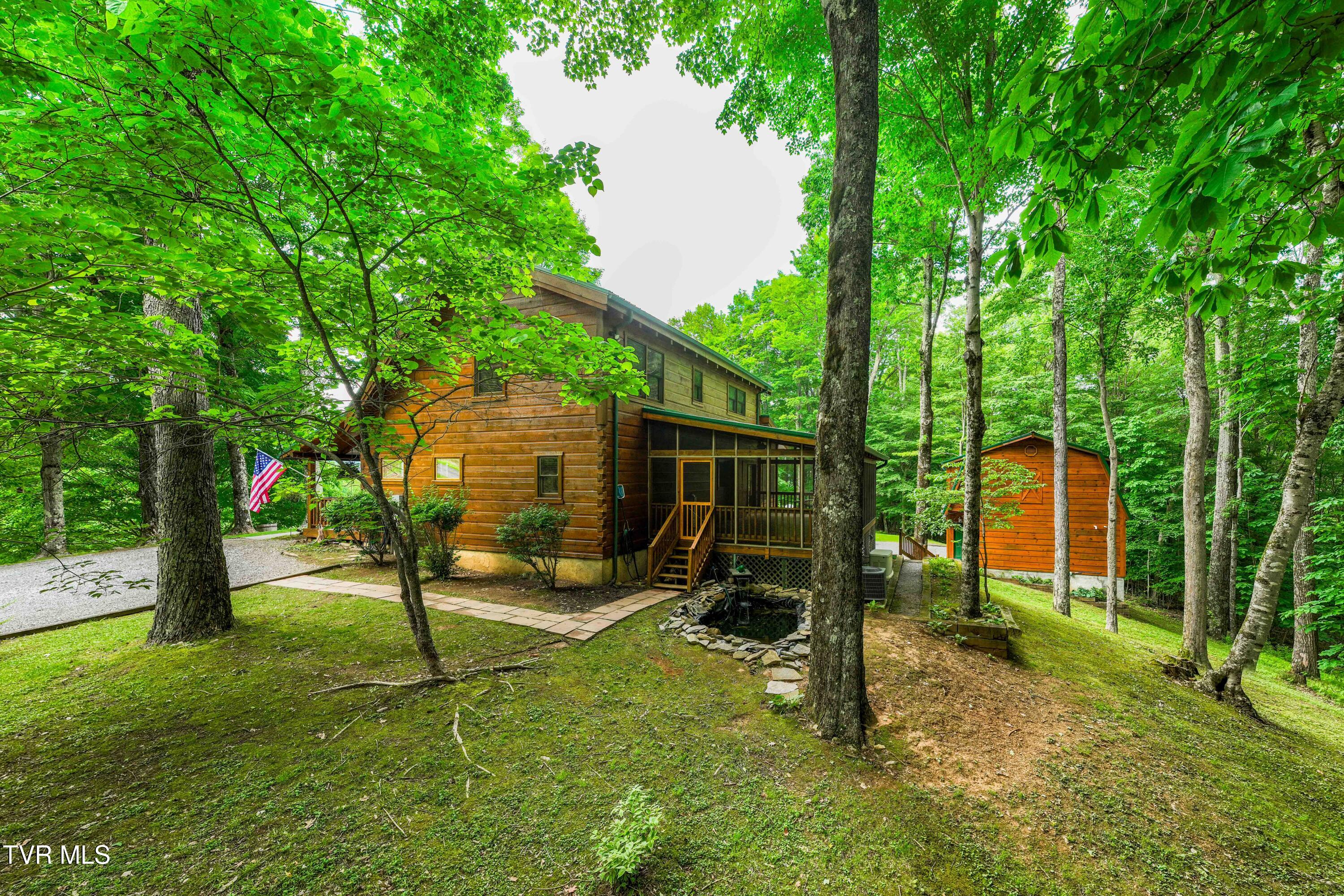 104 Crestwood Drive