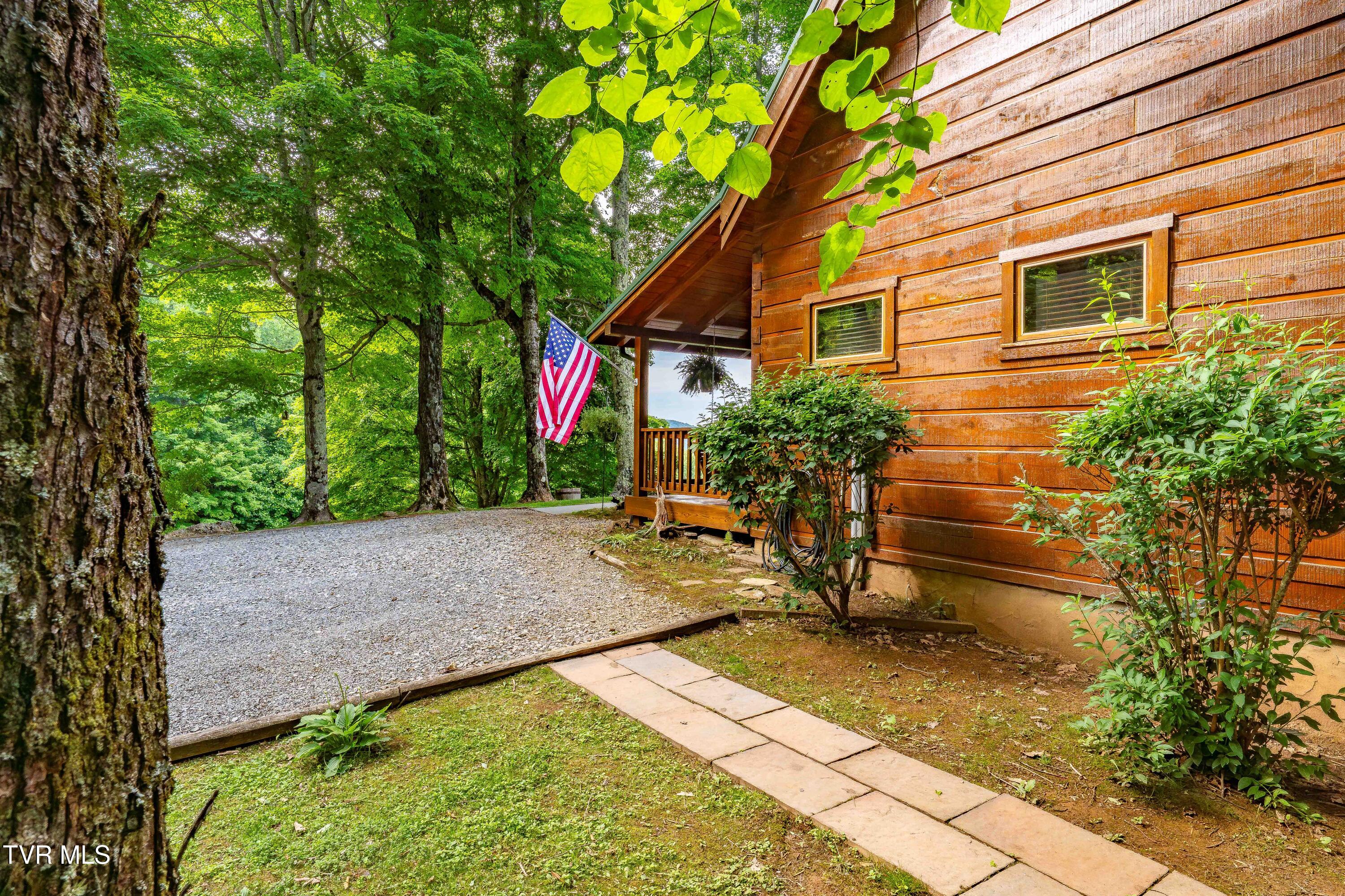104 Crestwood Drive
