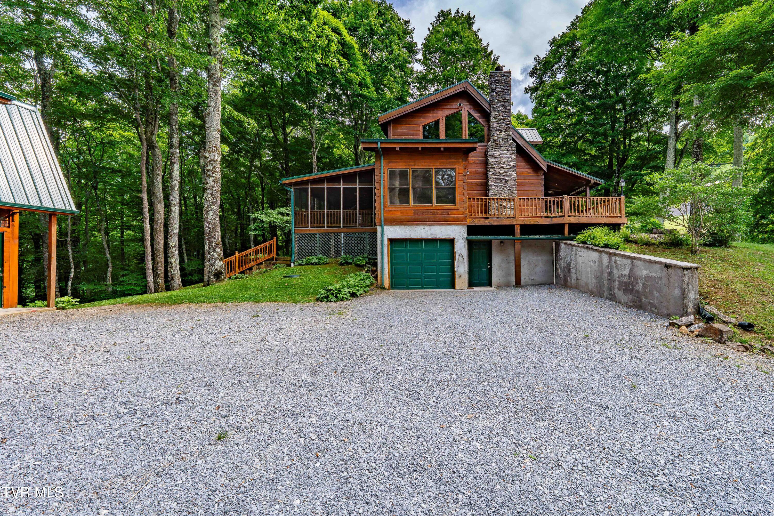 104 Crestwood Drive
