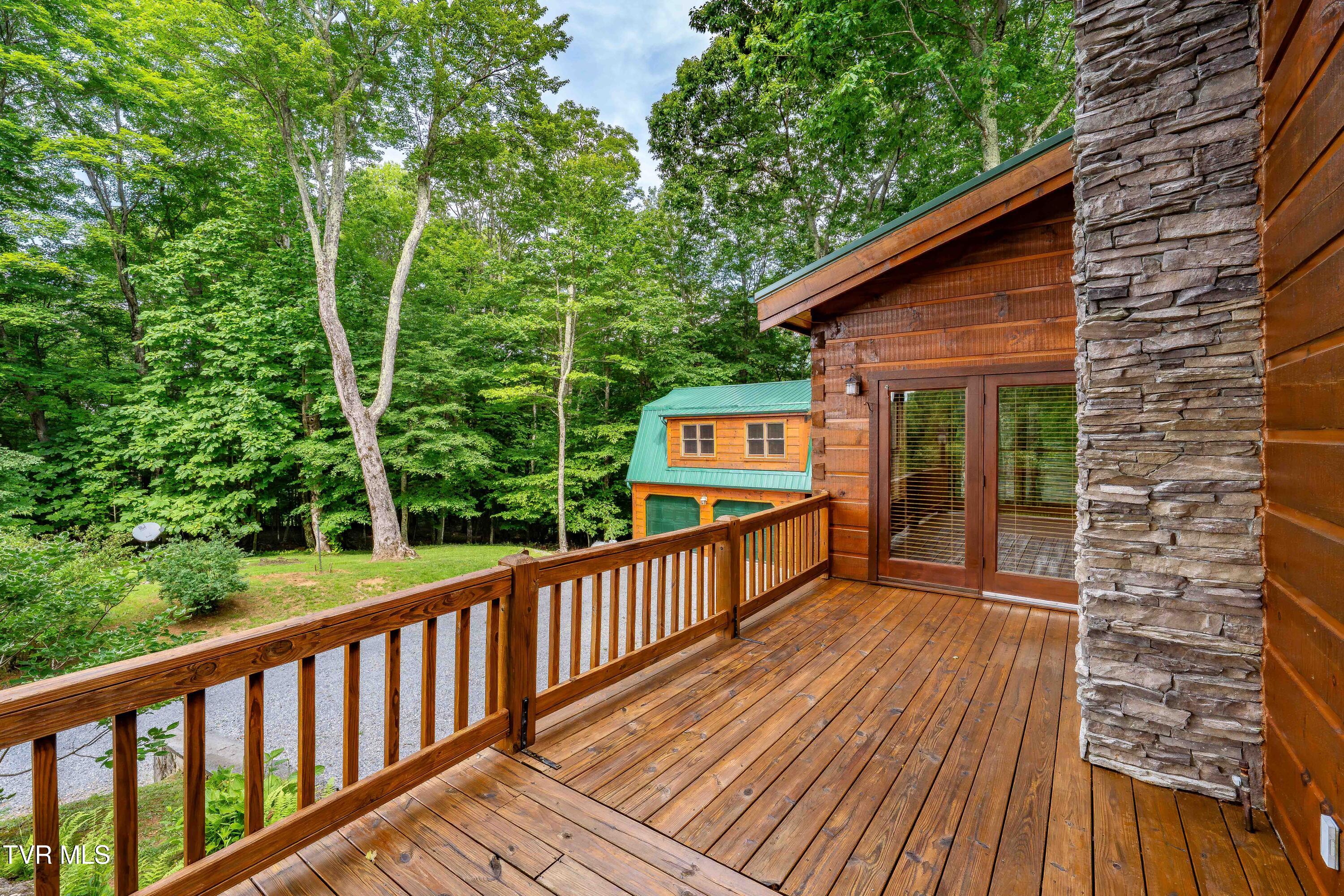 104 Crestwood Drive