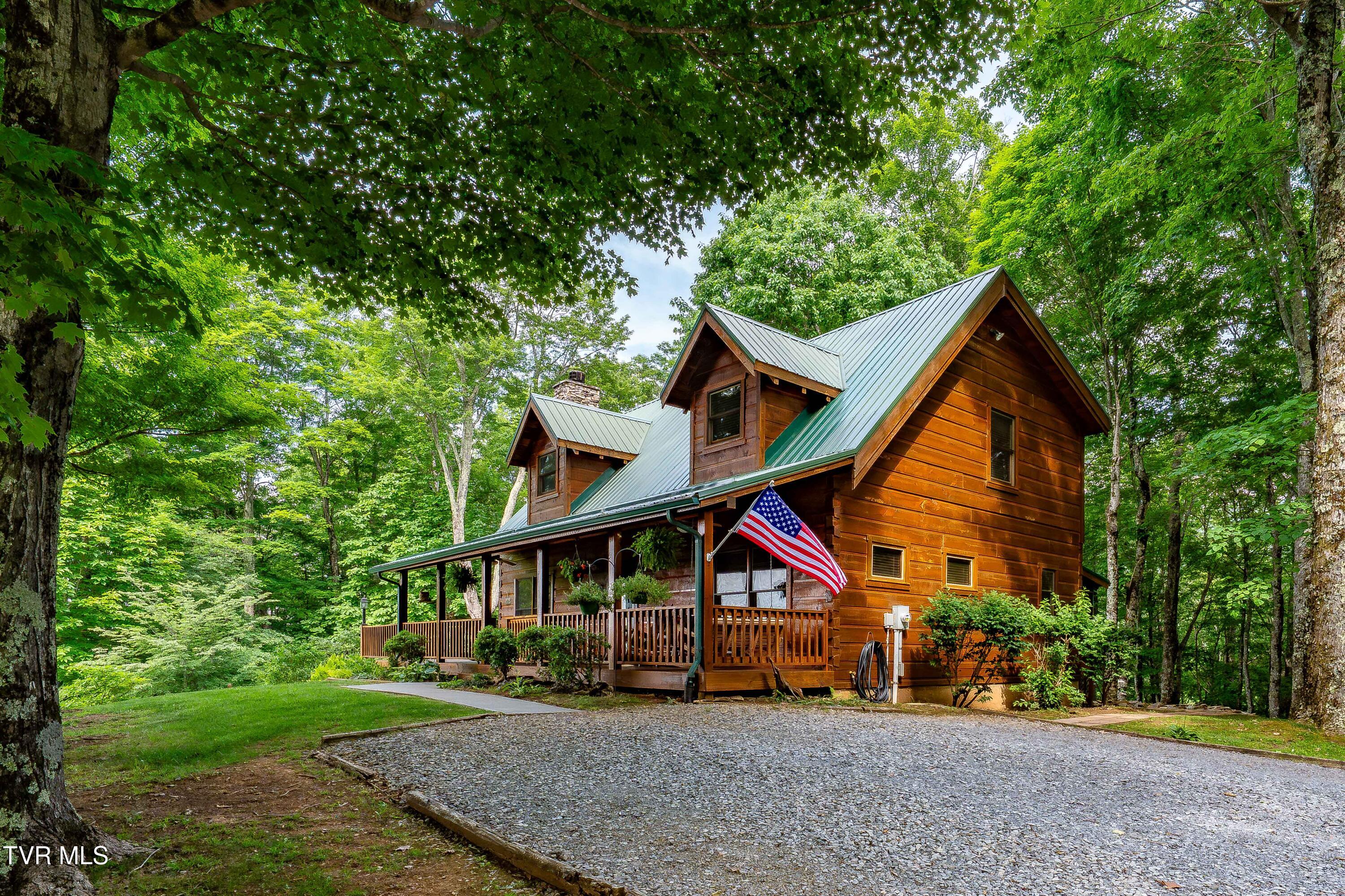 104 Crestwood Drive
