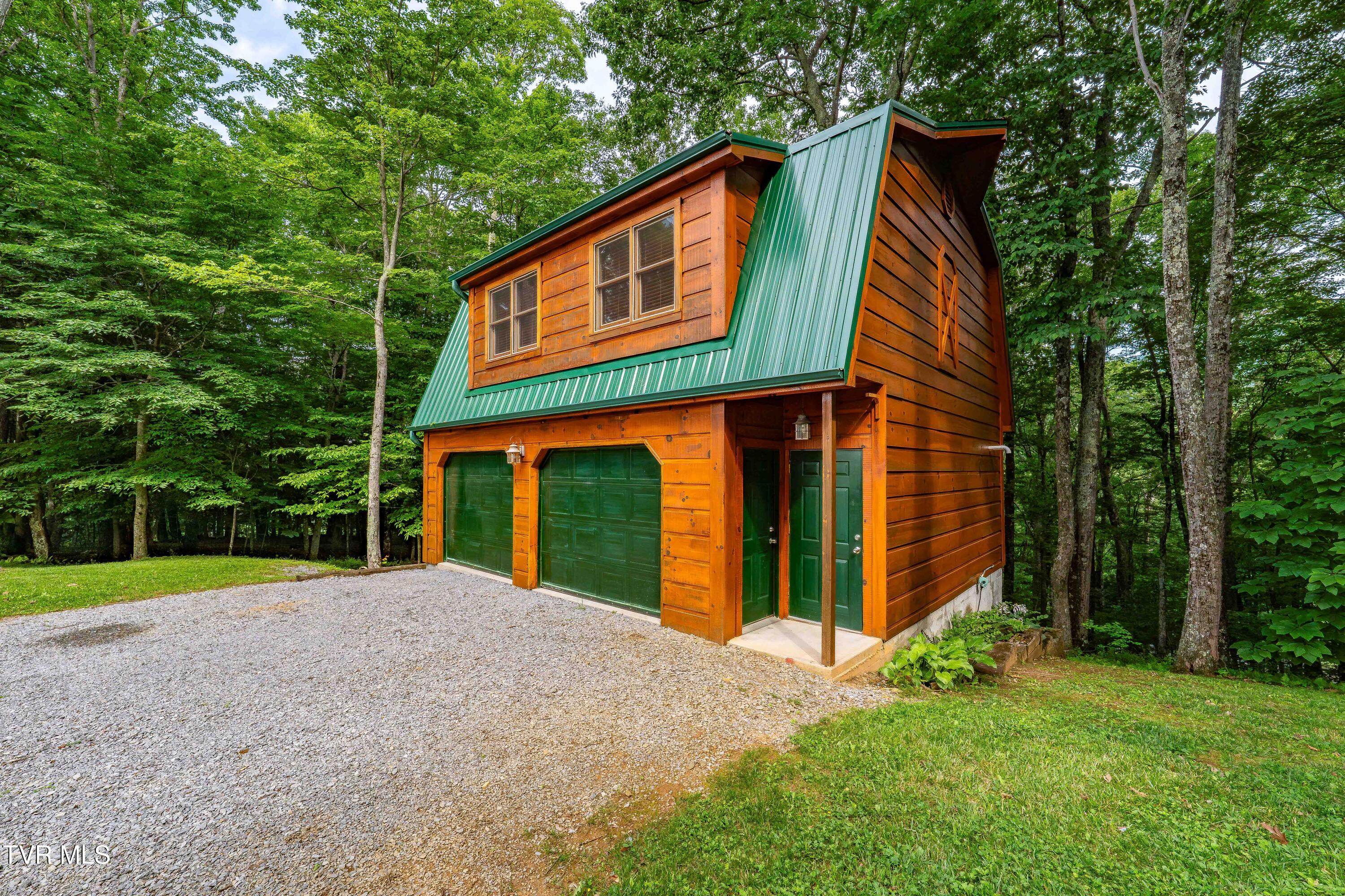 104 Crestwood Drive