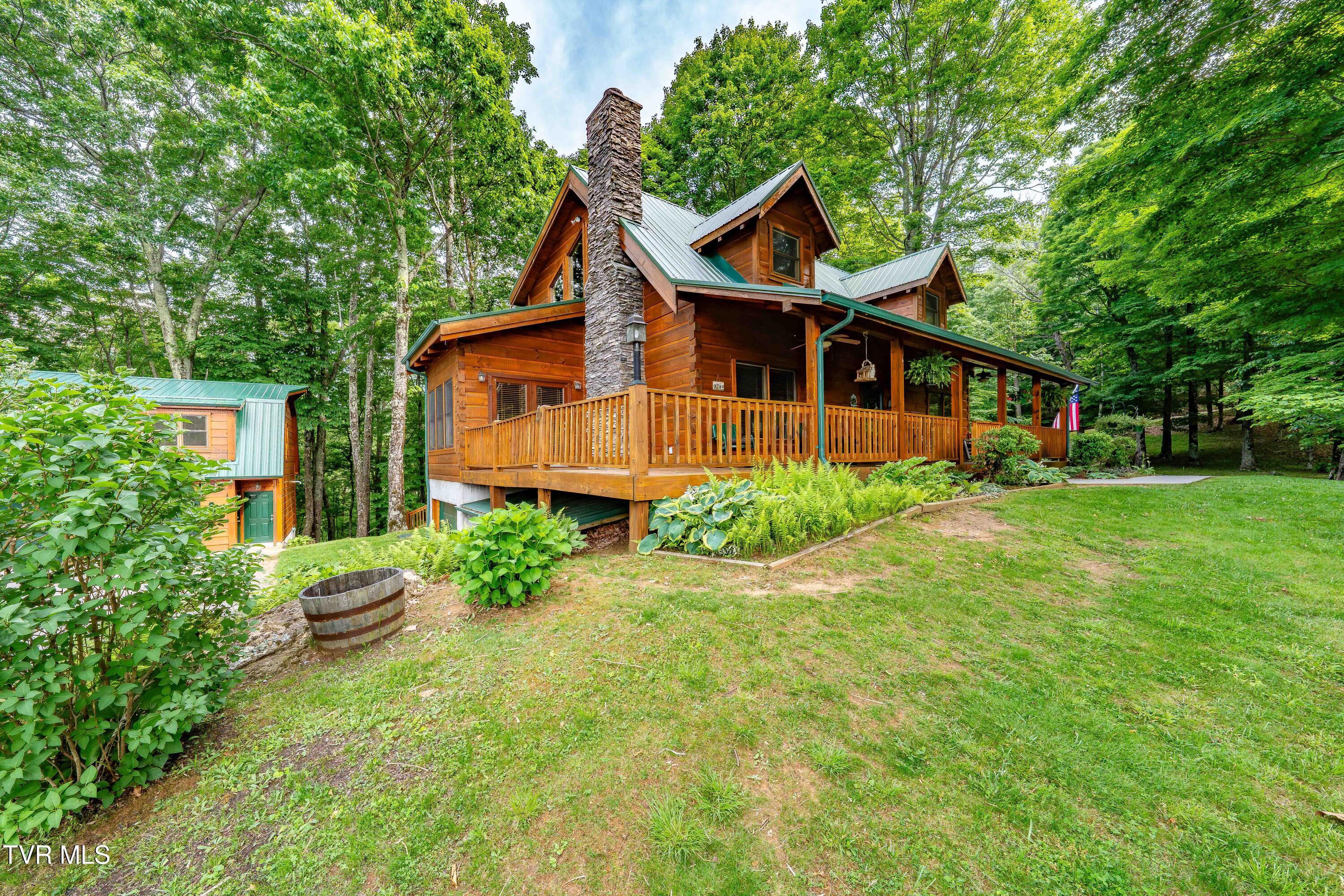 104 Crestwood Drive