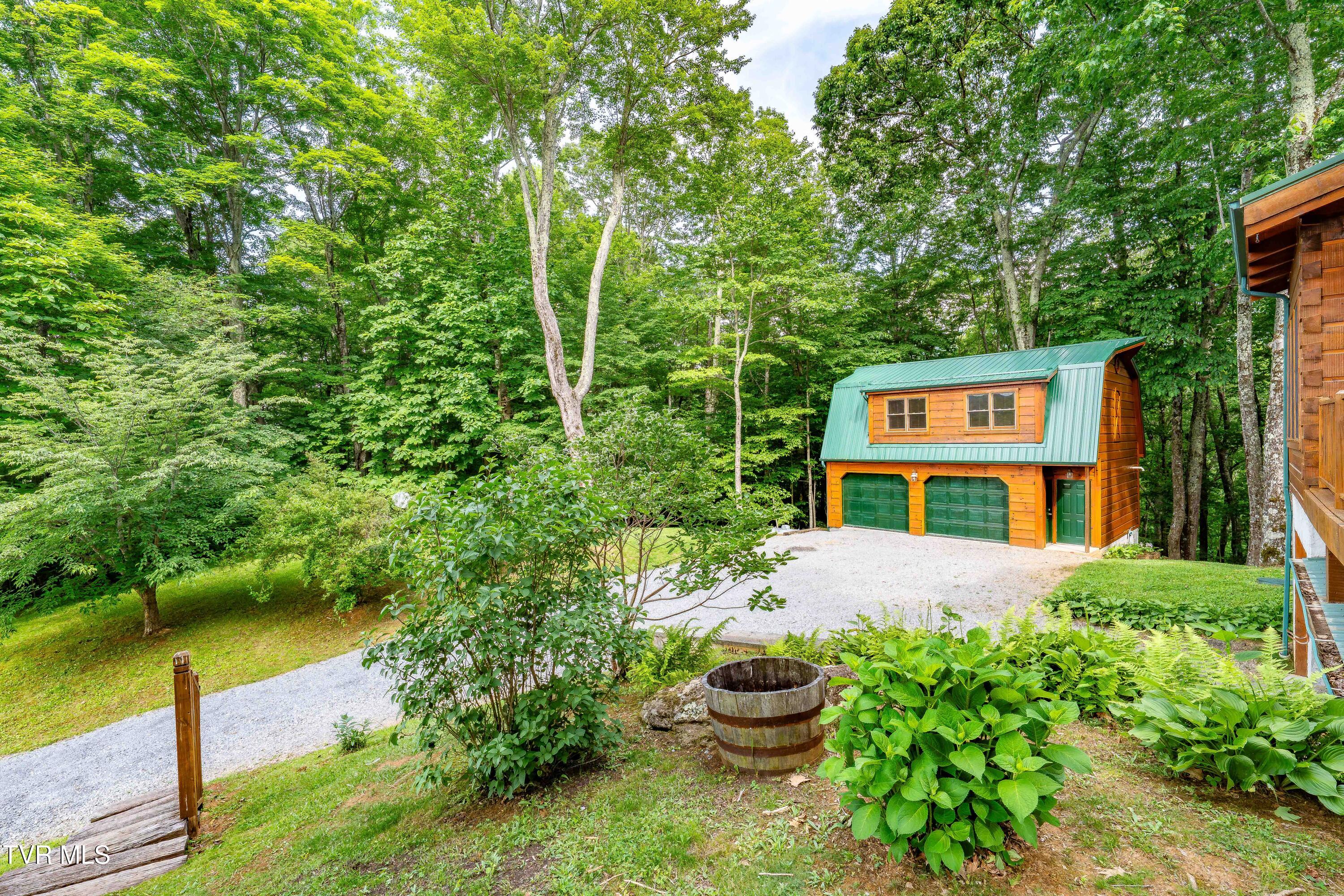104 Crestwood Drive