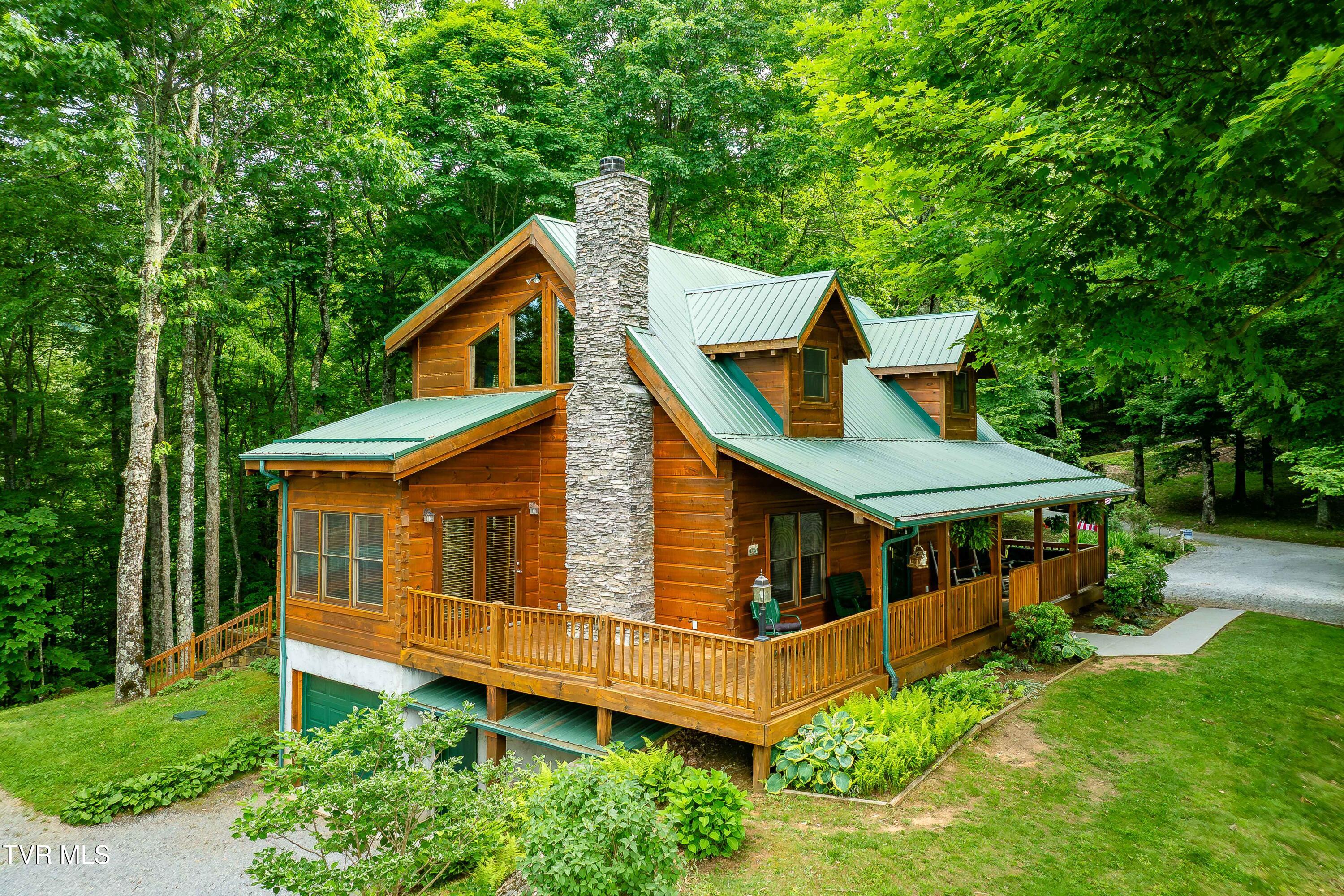 104 Crestwood Drive