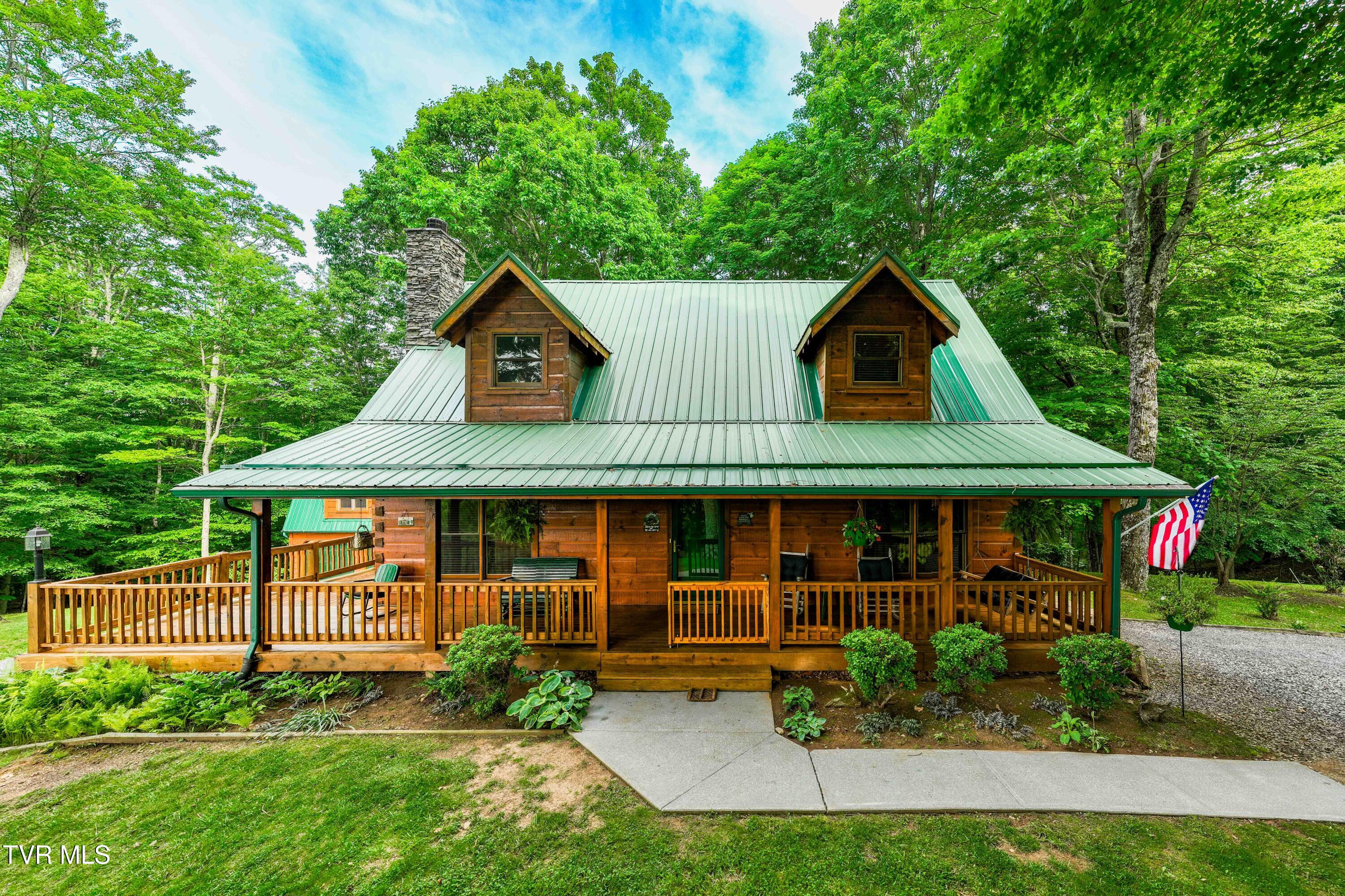 104 Crestwood Drive