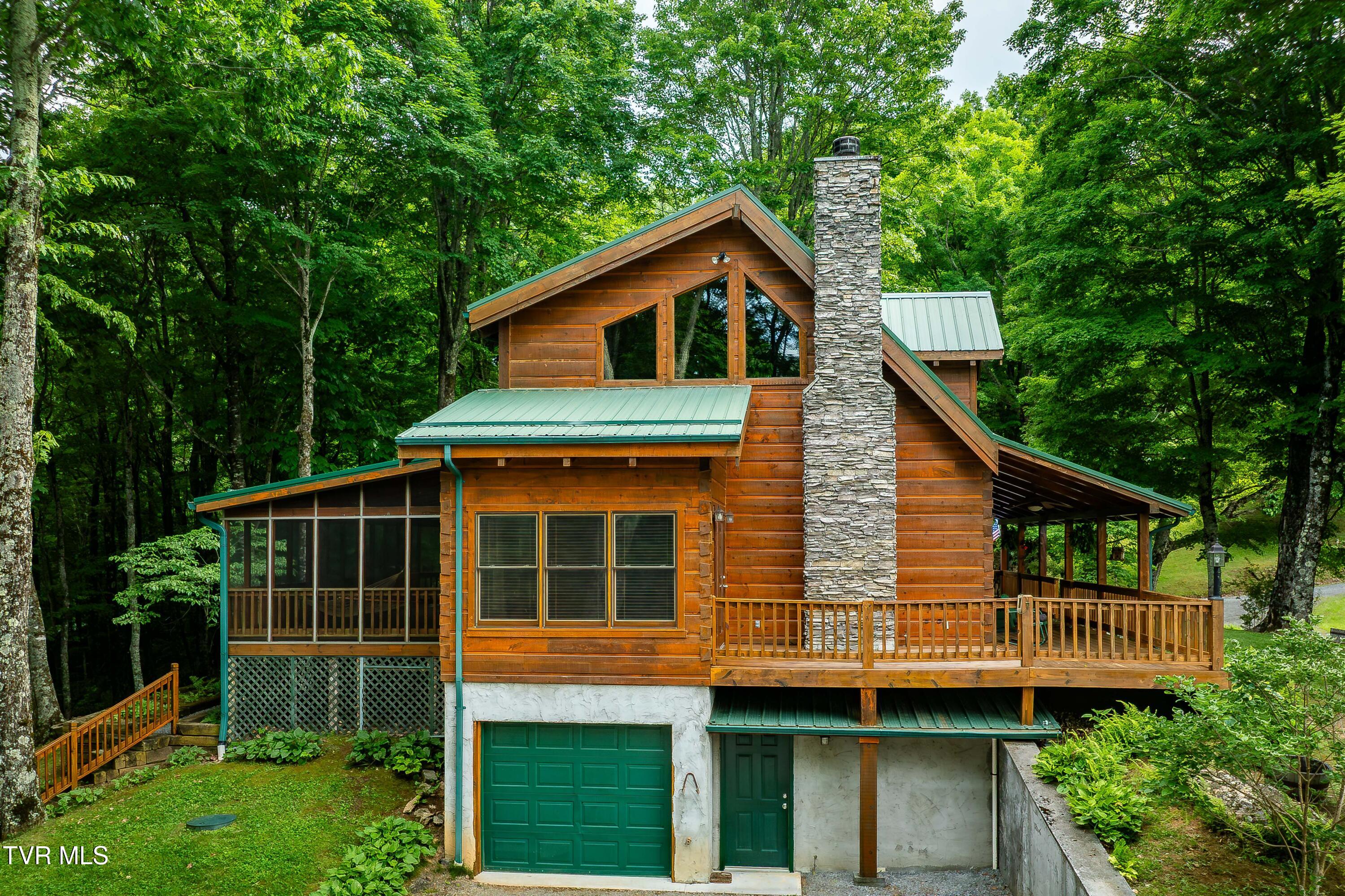 104 Crestwood Drive
