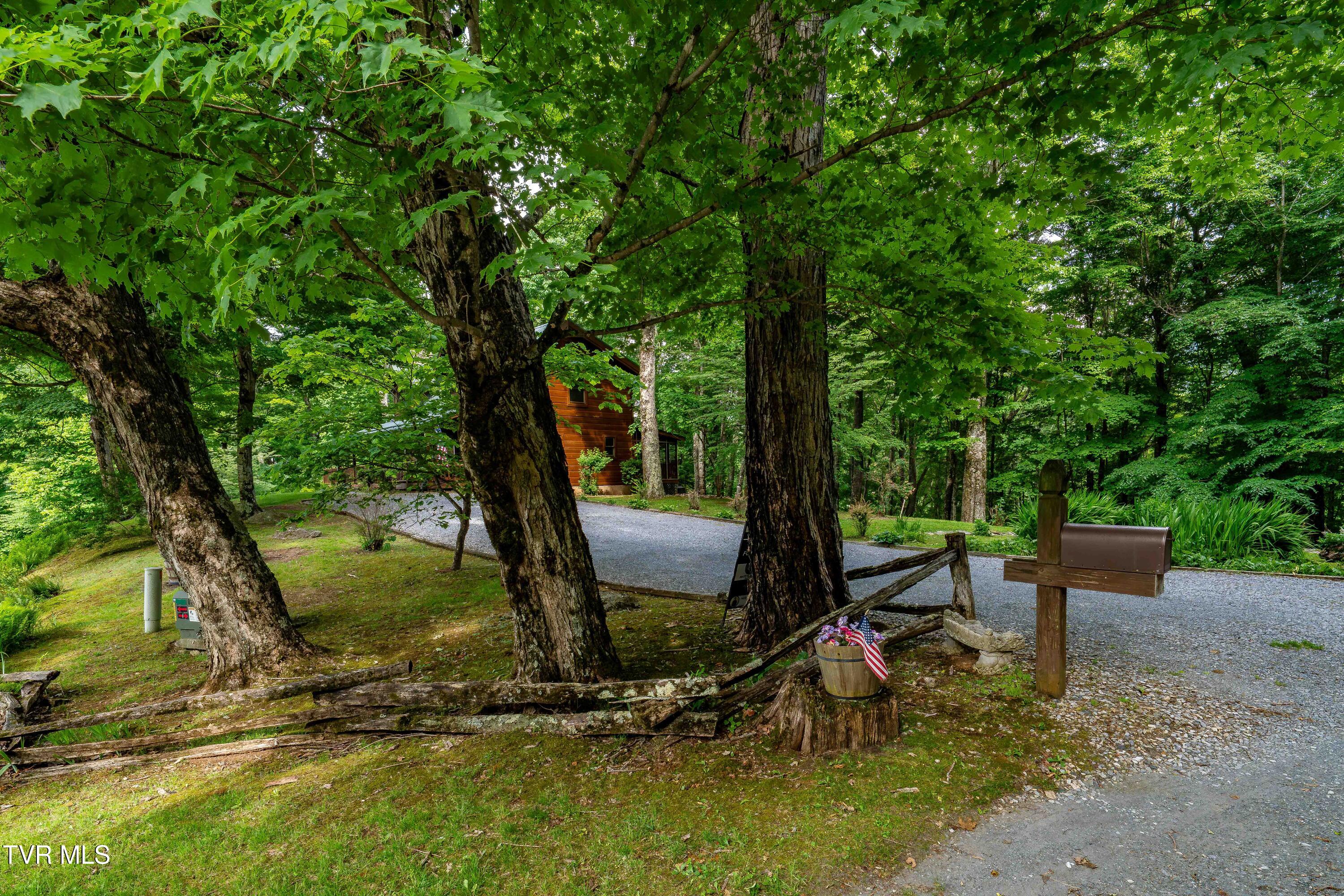 104 Crestwood Drive
