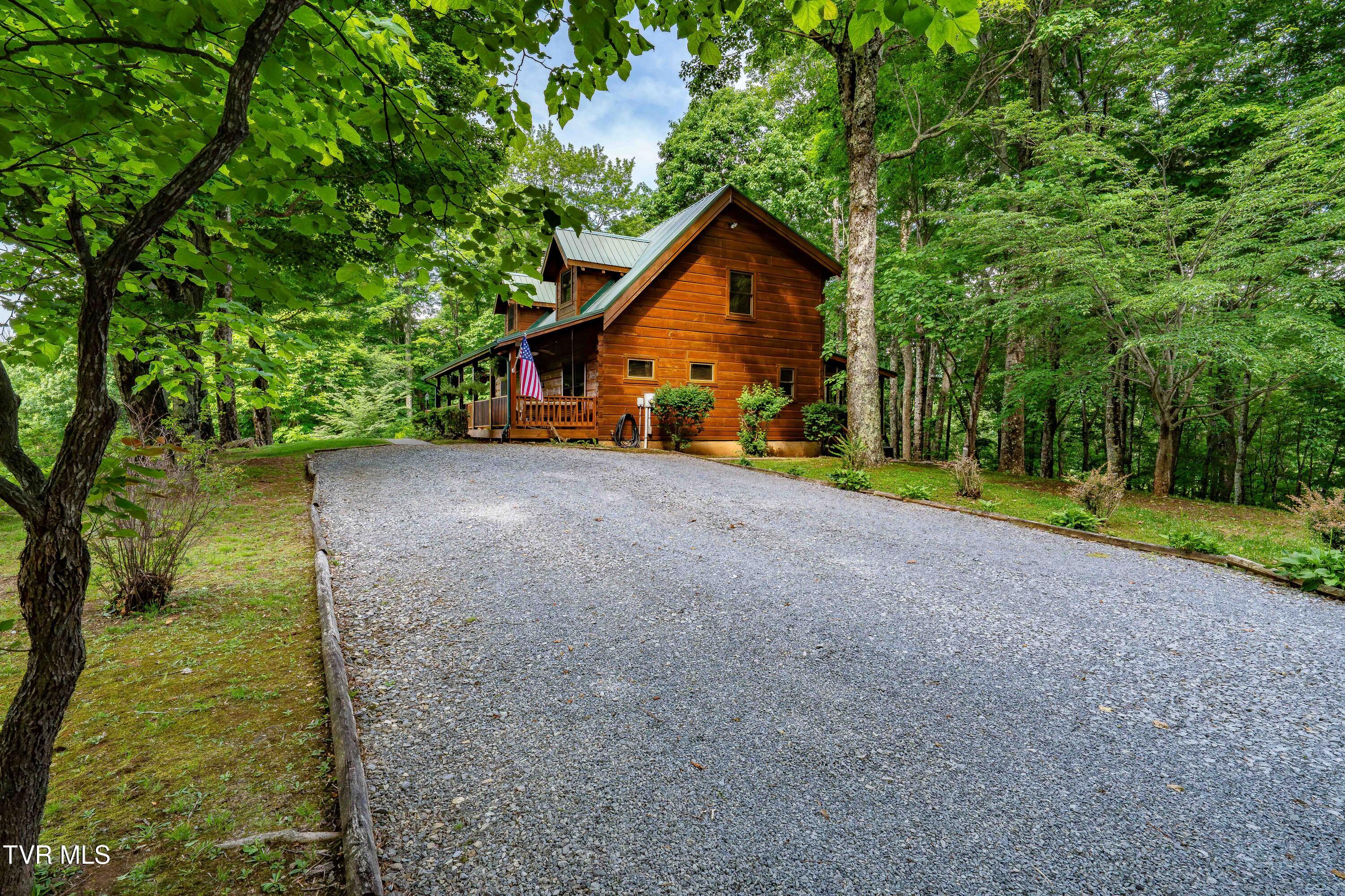 104 Crestwood Drive
