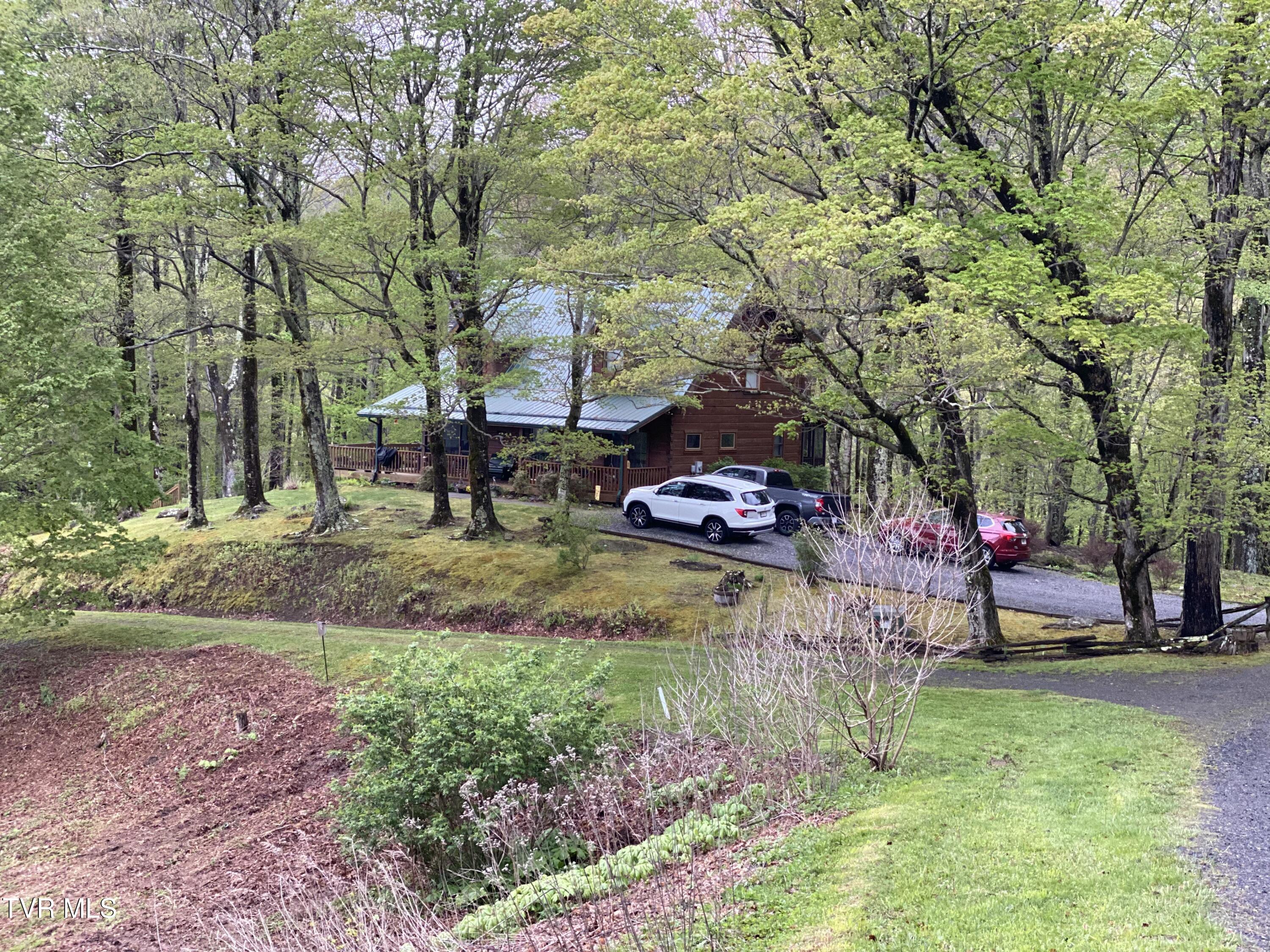 104 Crestwood Drive