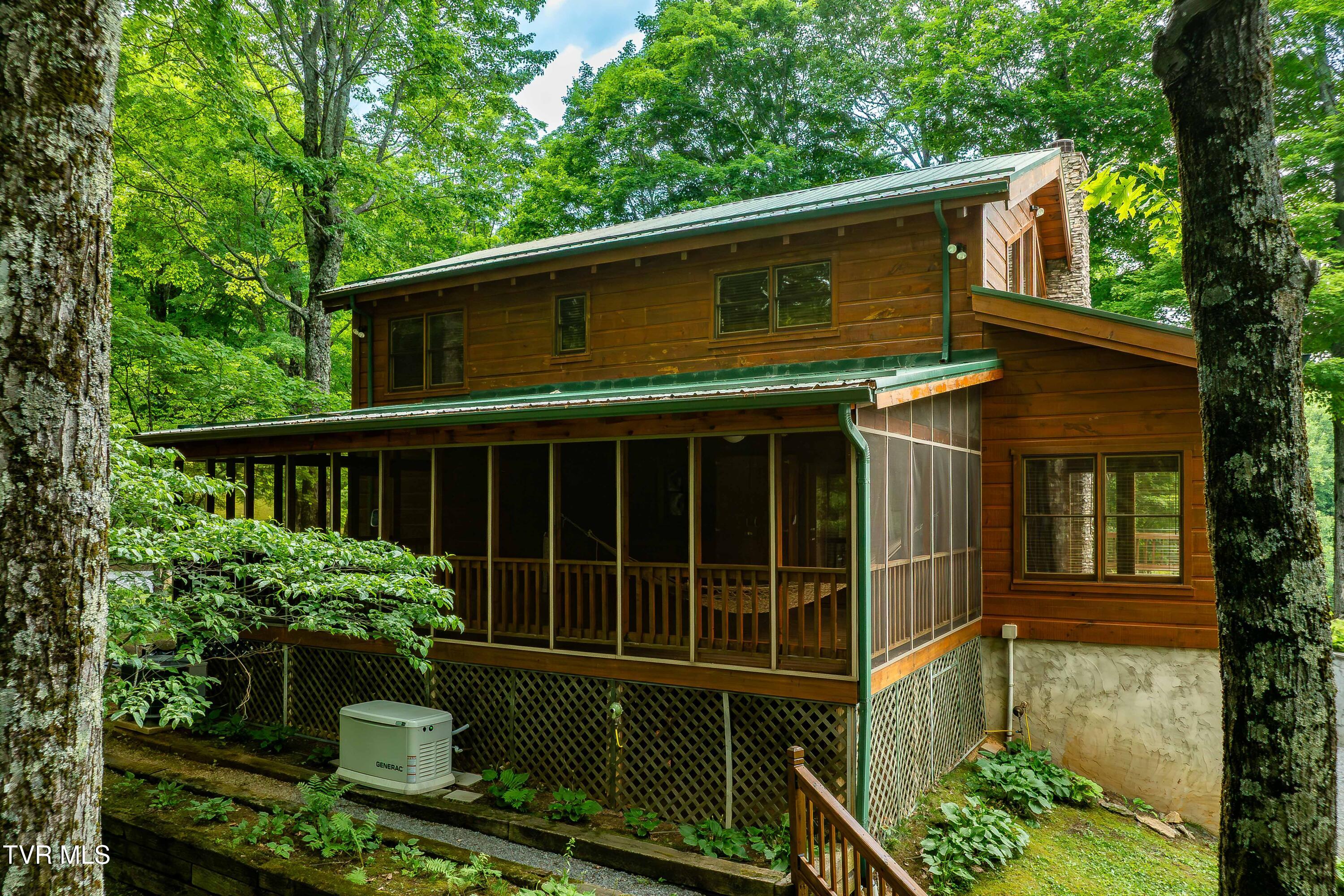 104 Crestwood Drive