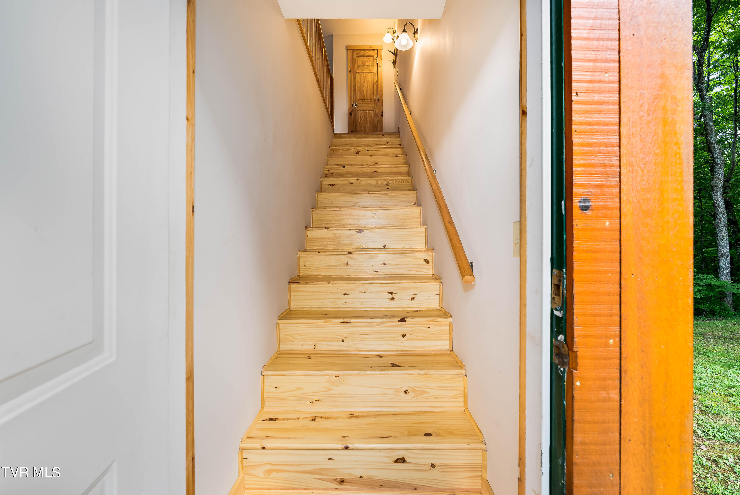 104 Crestwood Drive