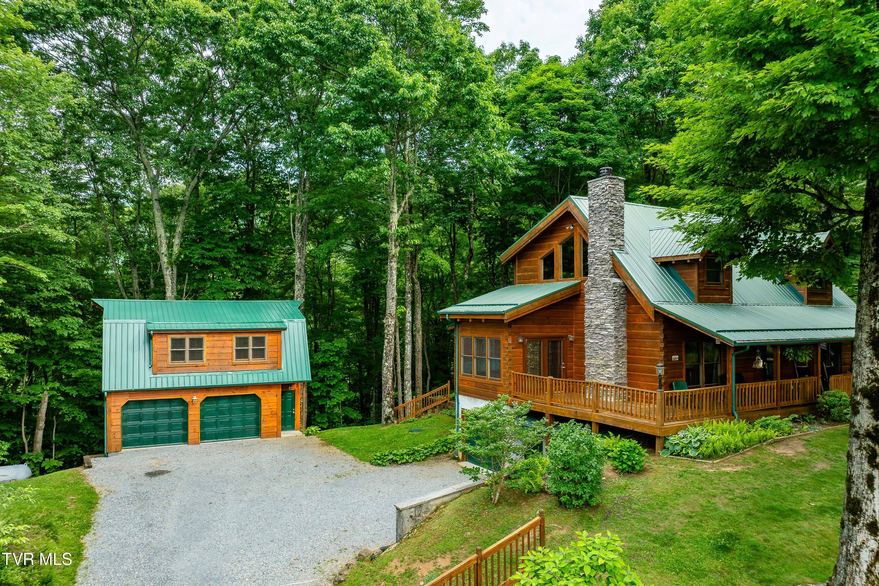 104 Crestwood Drive