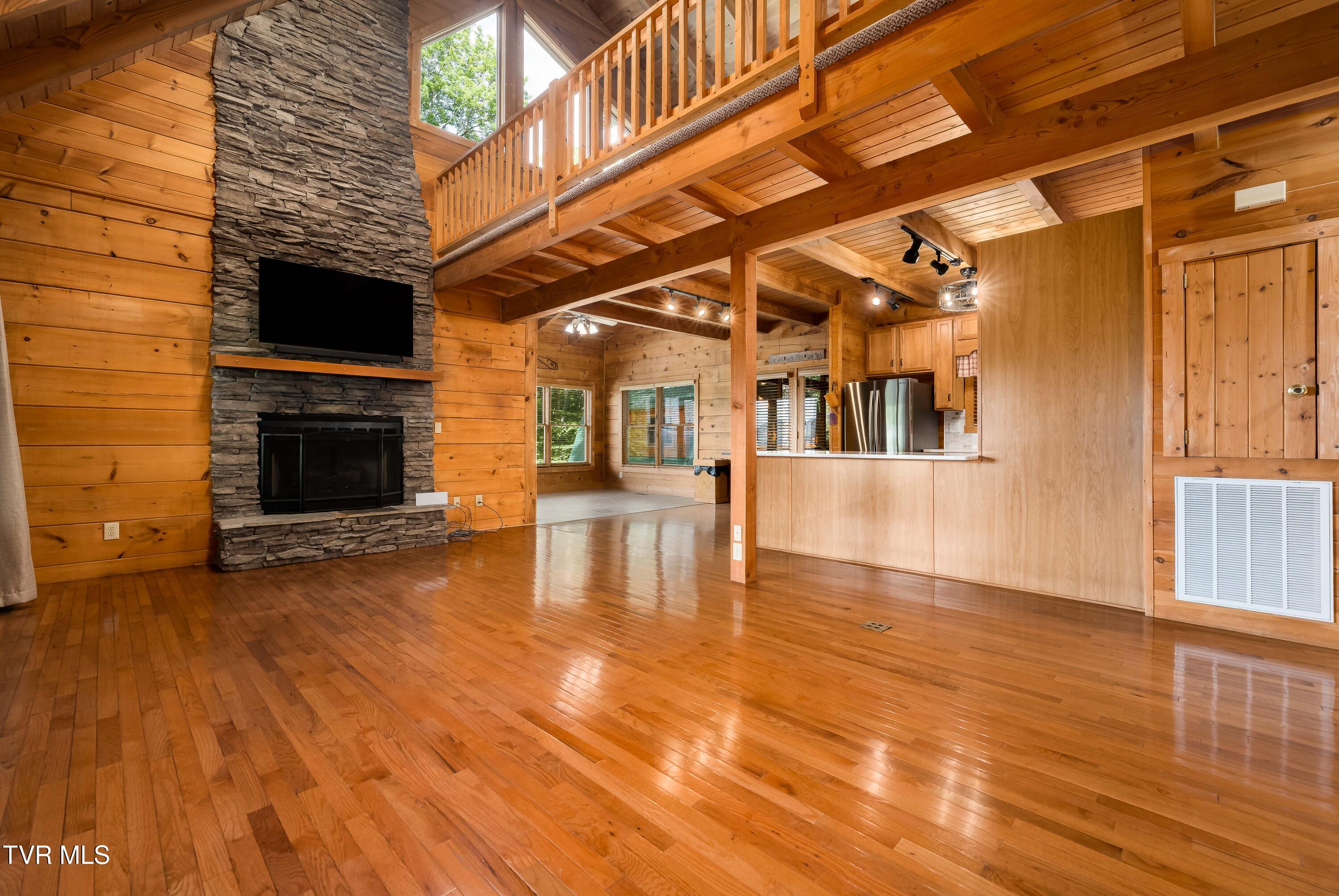 104 Crestwood Drive