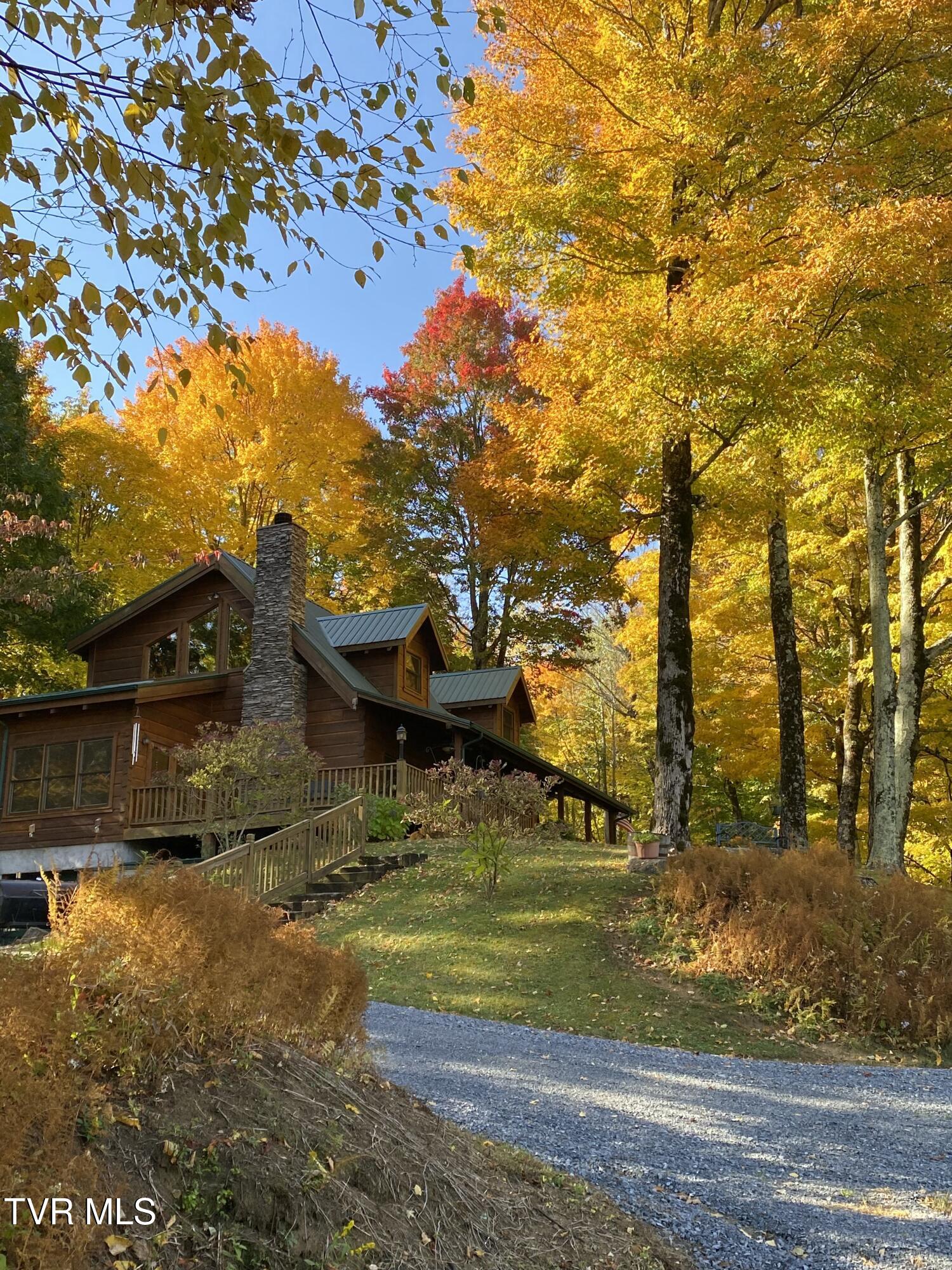 104 Crestwood Drive