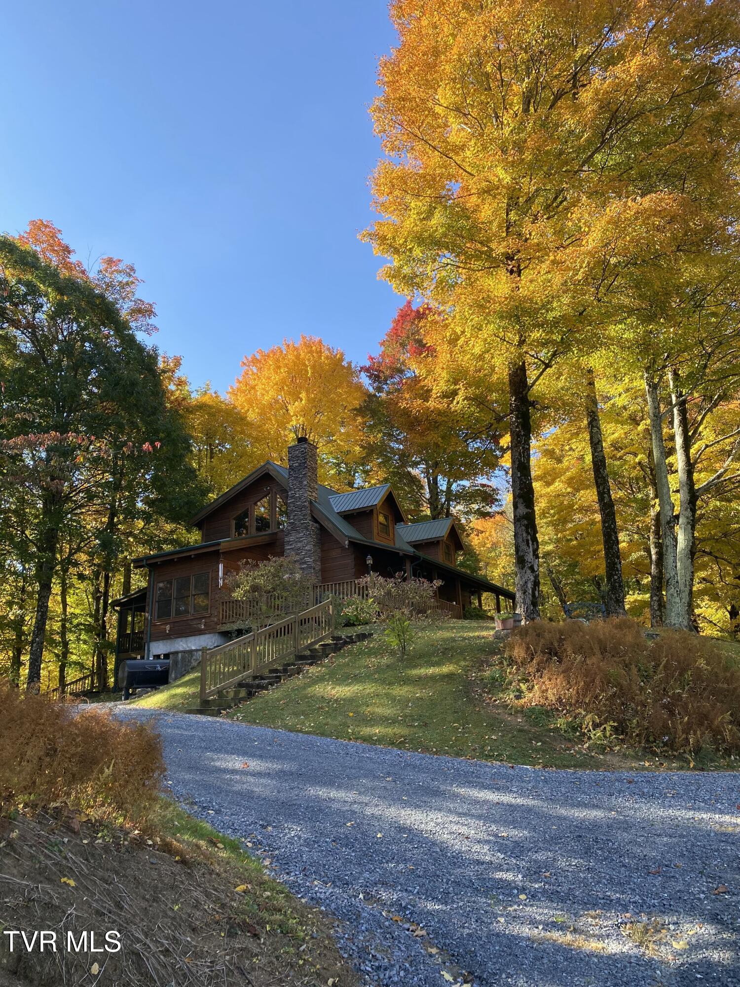 104 Crestwood Drive