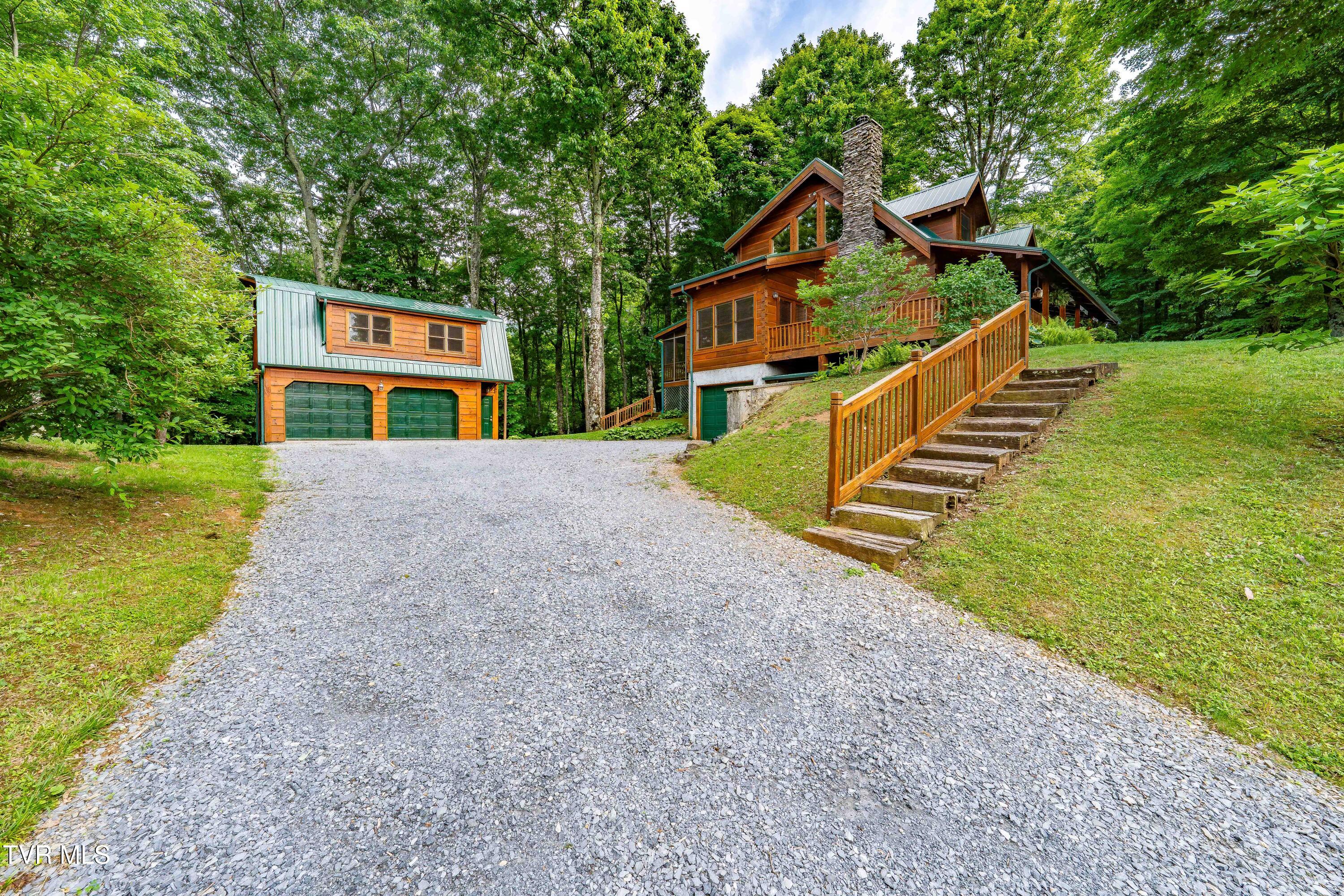104 Crestwood Drive