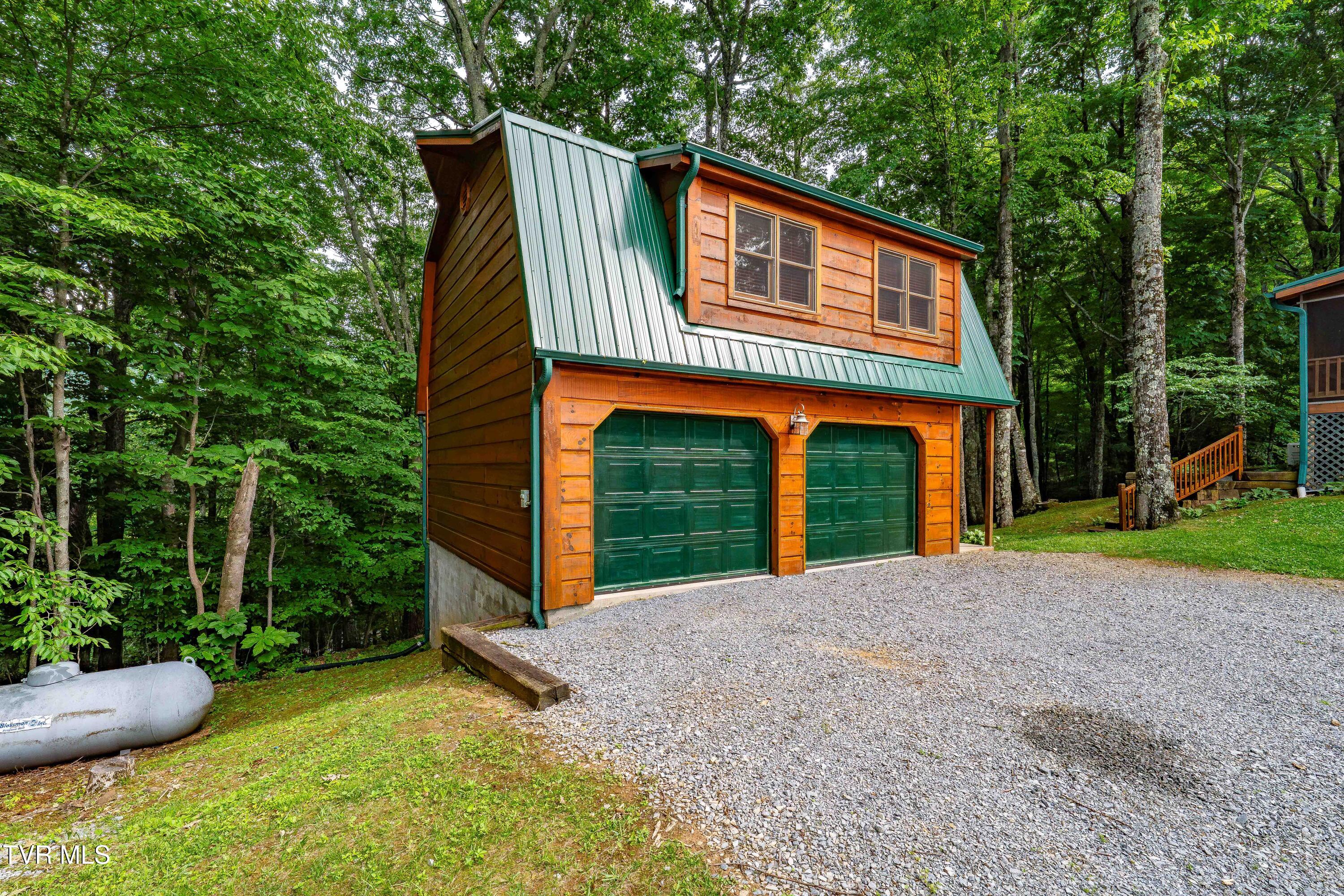 104 Crestwood Drive