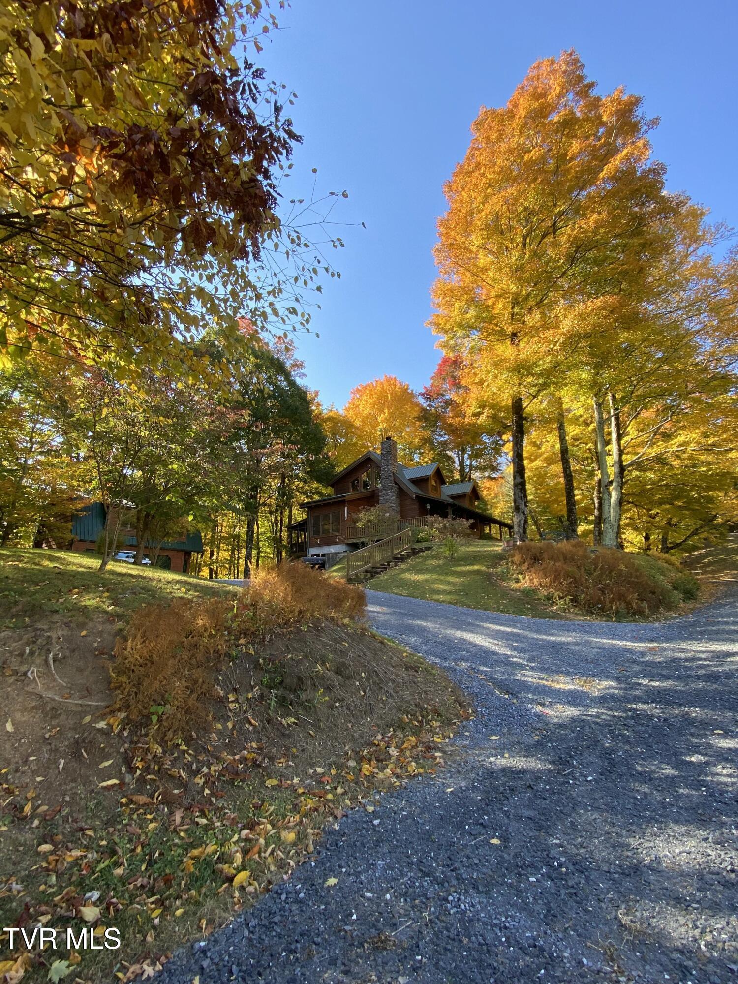 104 Crestwood Drive