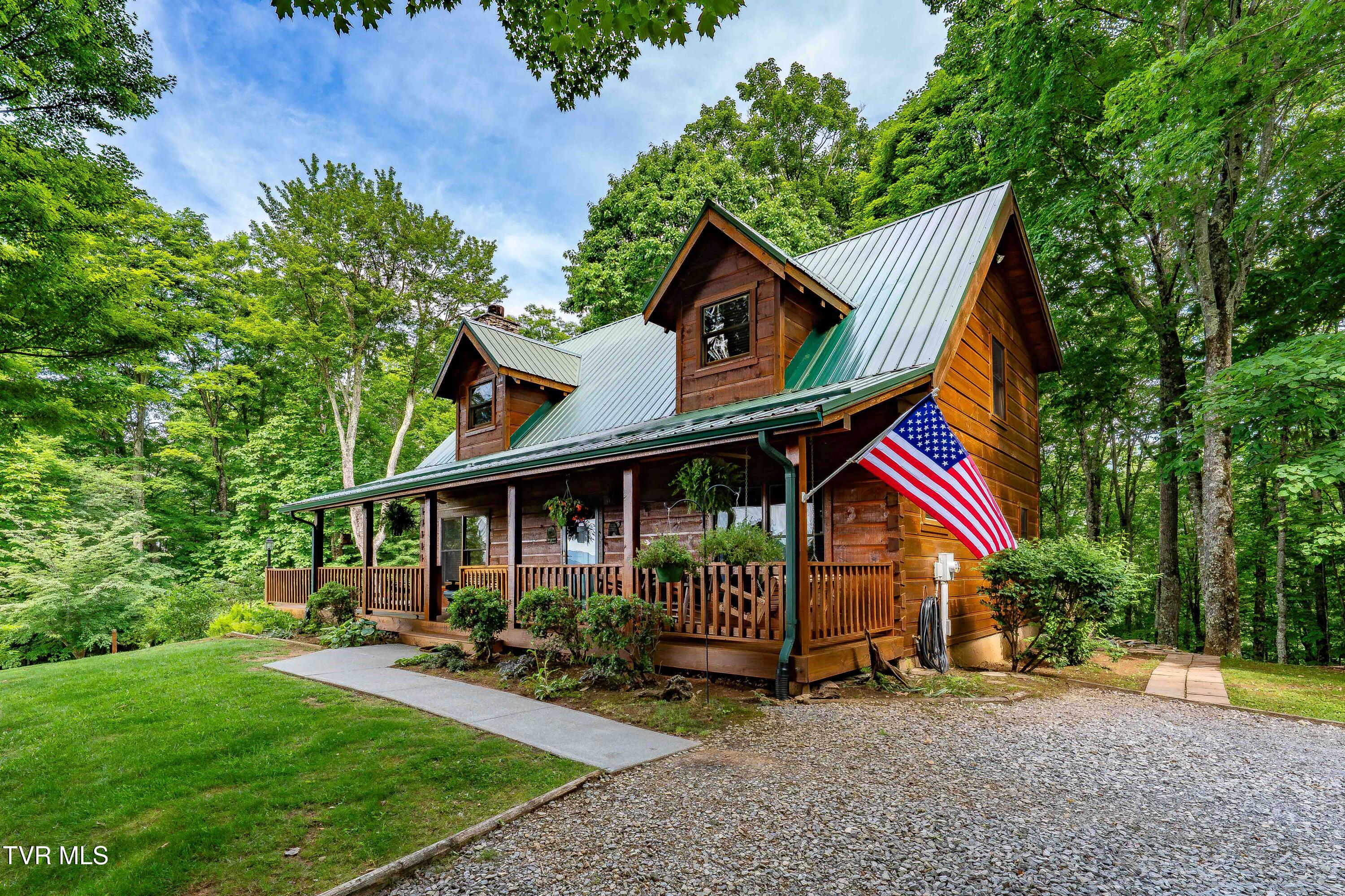 104 Crestwood Drive