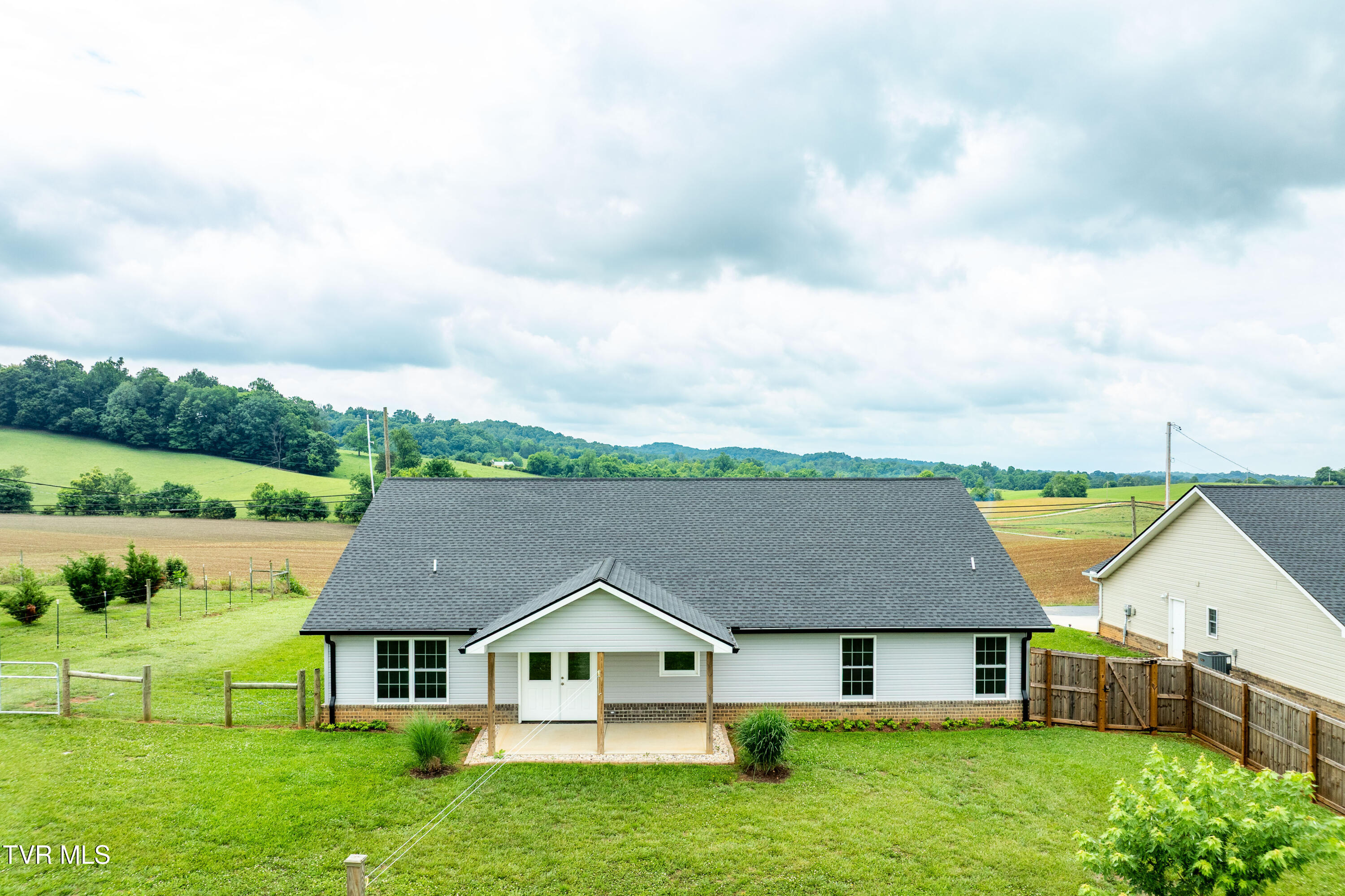 595 Pleasant Valley Road