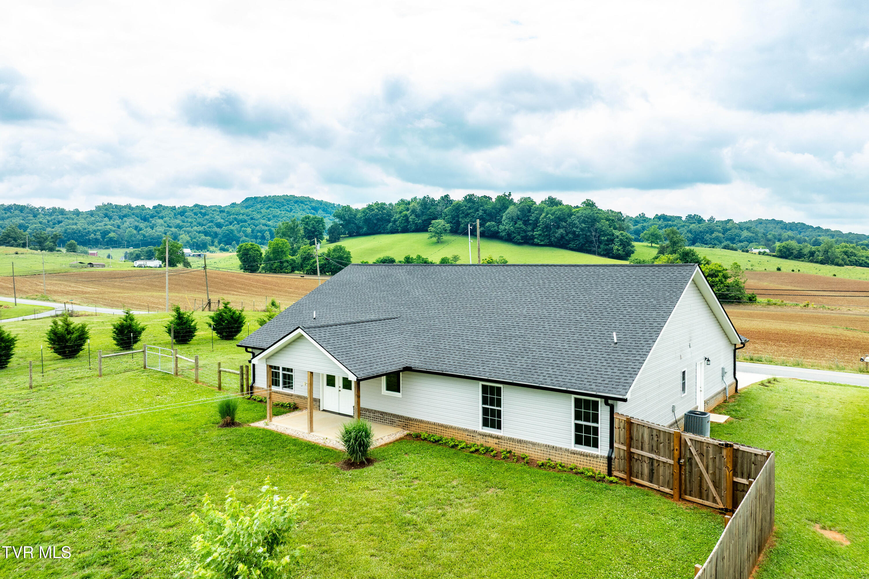 595 Pleasant Valley Road