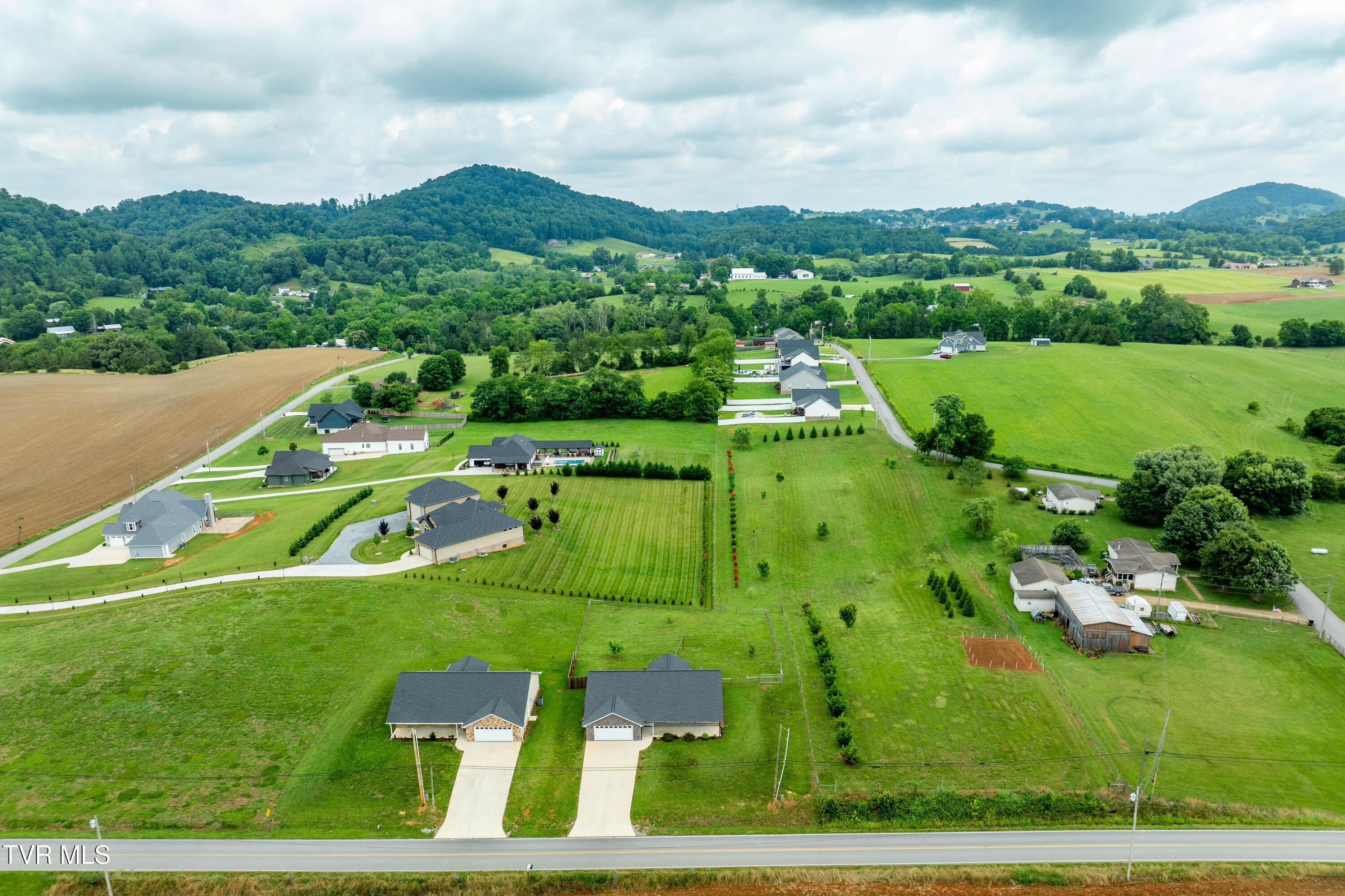 595 Pleasant Valley Road