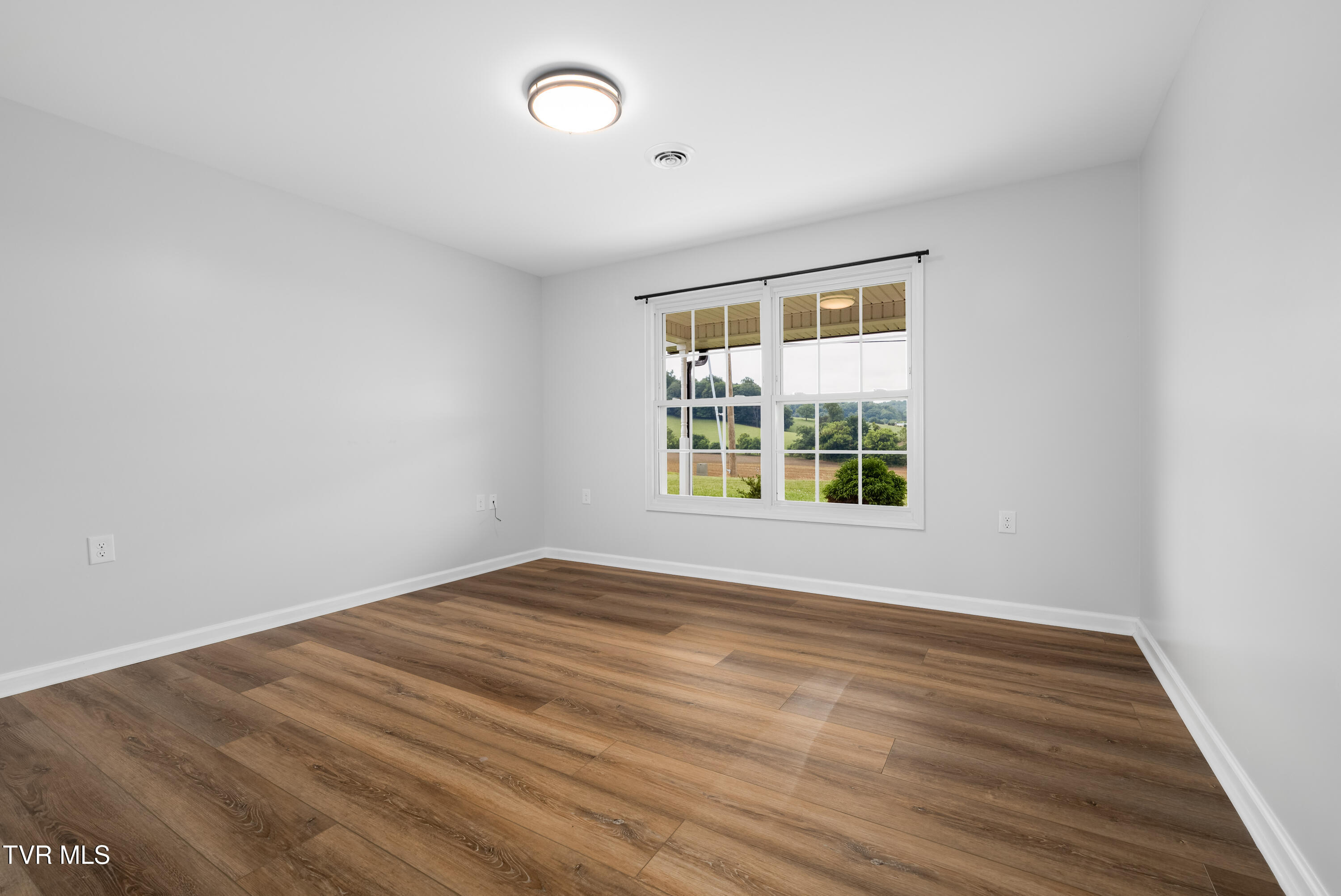 595 Pleasant Valley Road