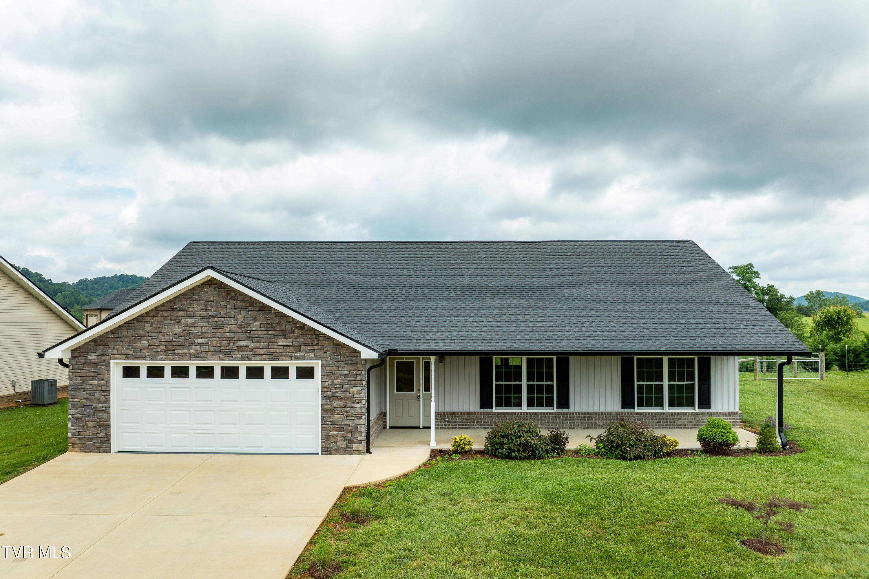 595 Pleasant Valley Road