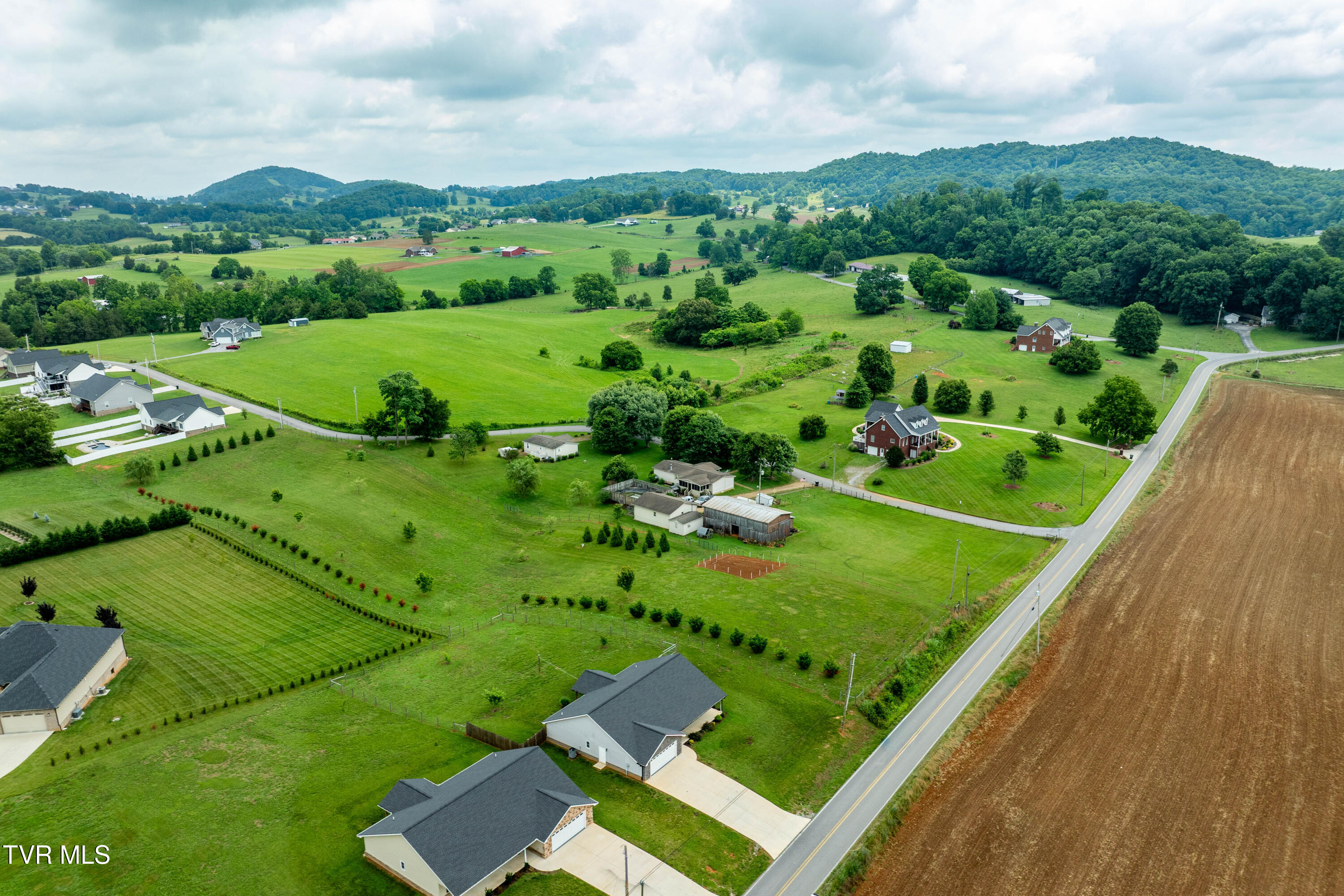 595 Pleasant Valley Road