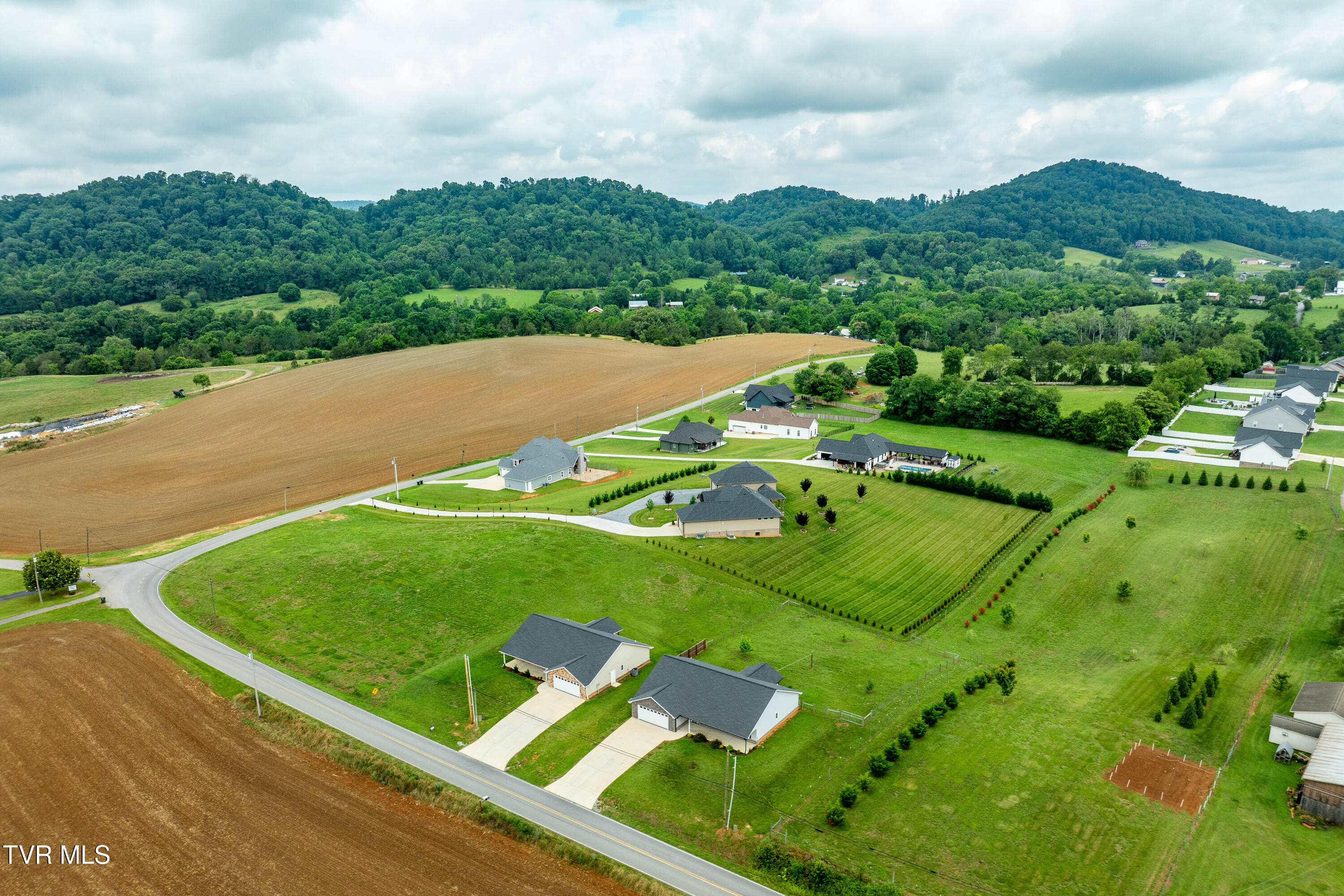 595 Pleasant Valley Road