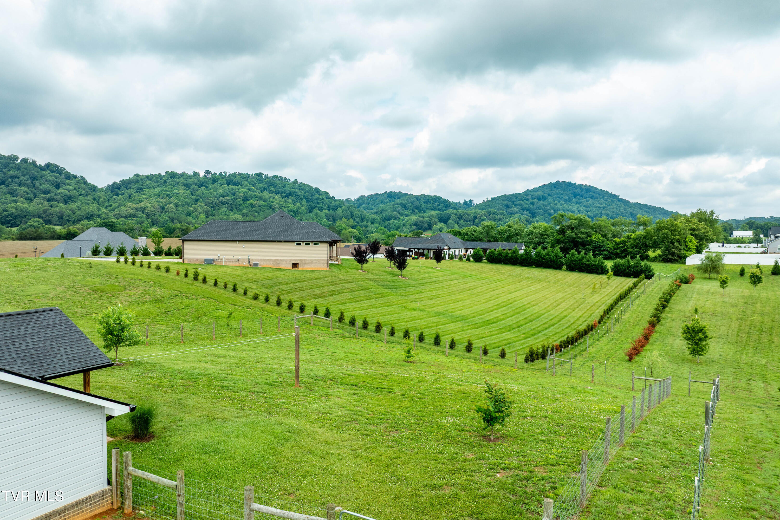 595 Pleasant Valley Road