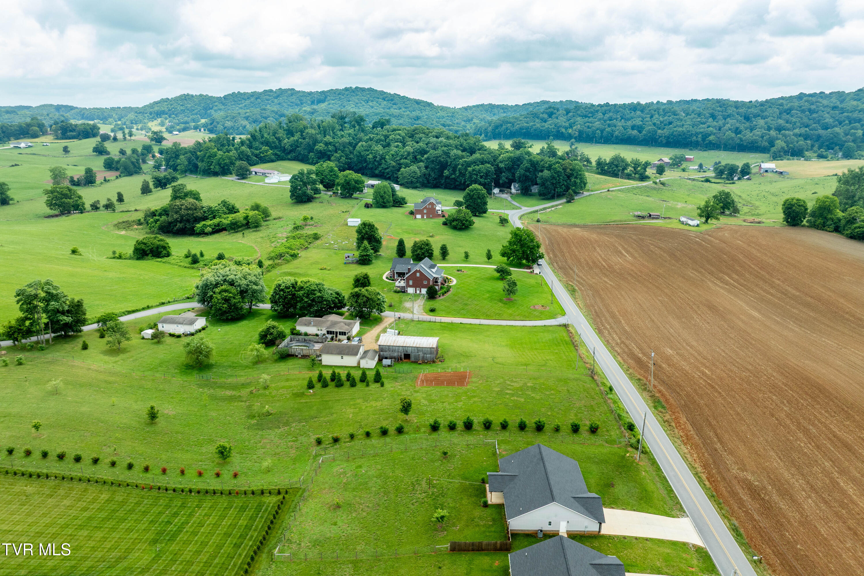 595 Pleasant Valley Road