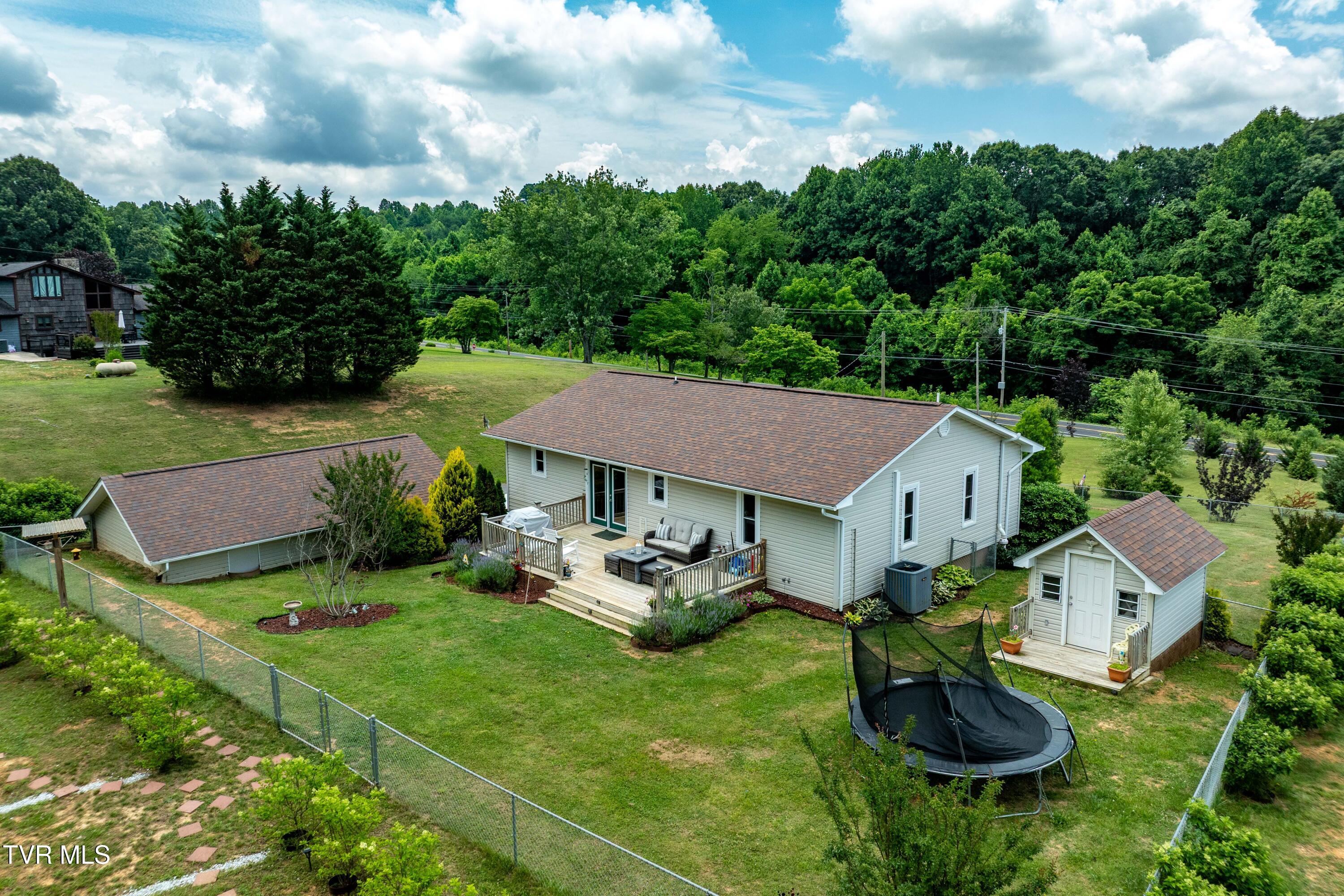 3433 Highway 81