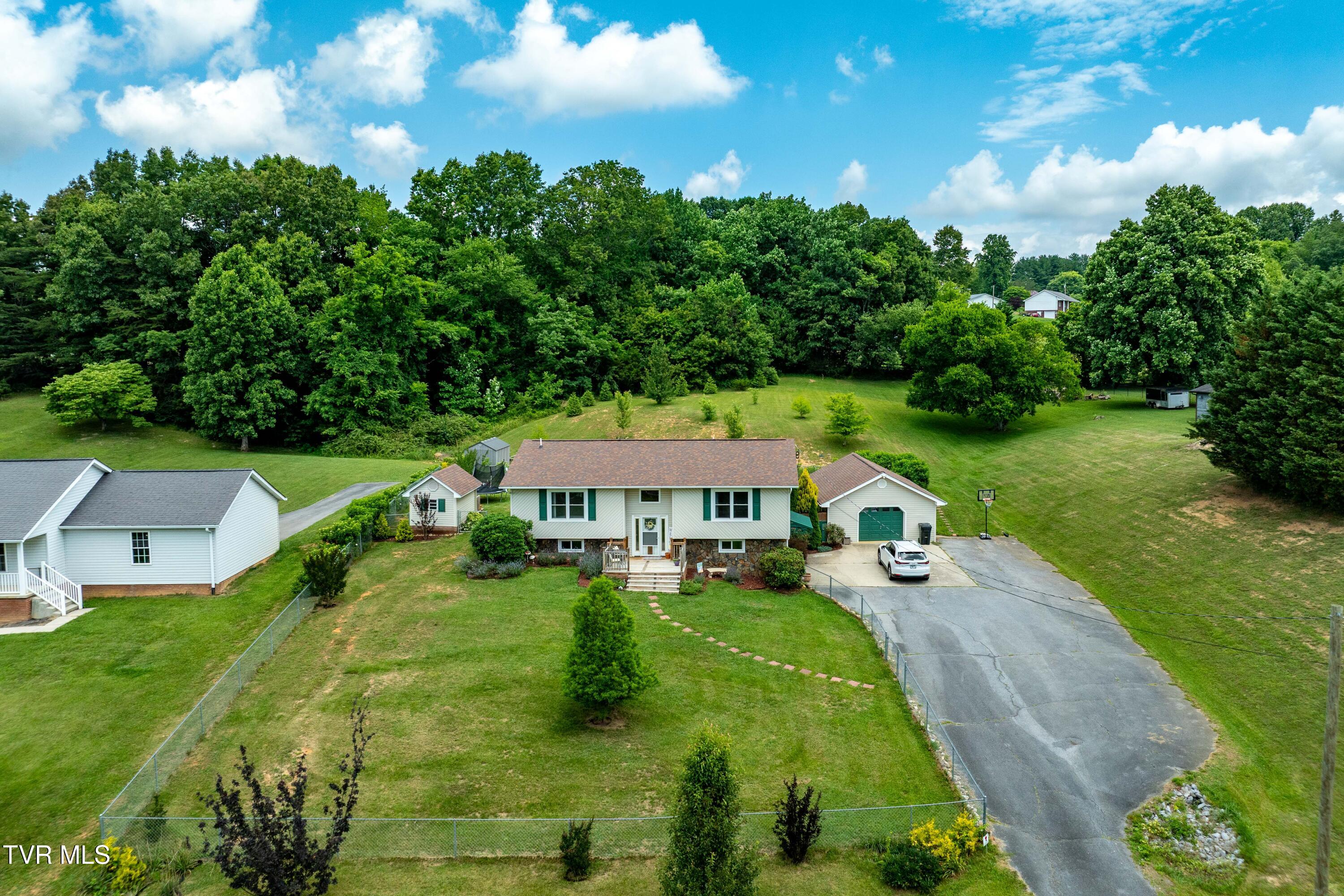 3433 Highway 81