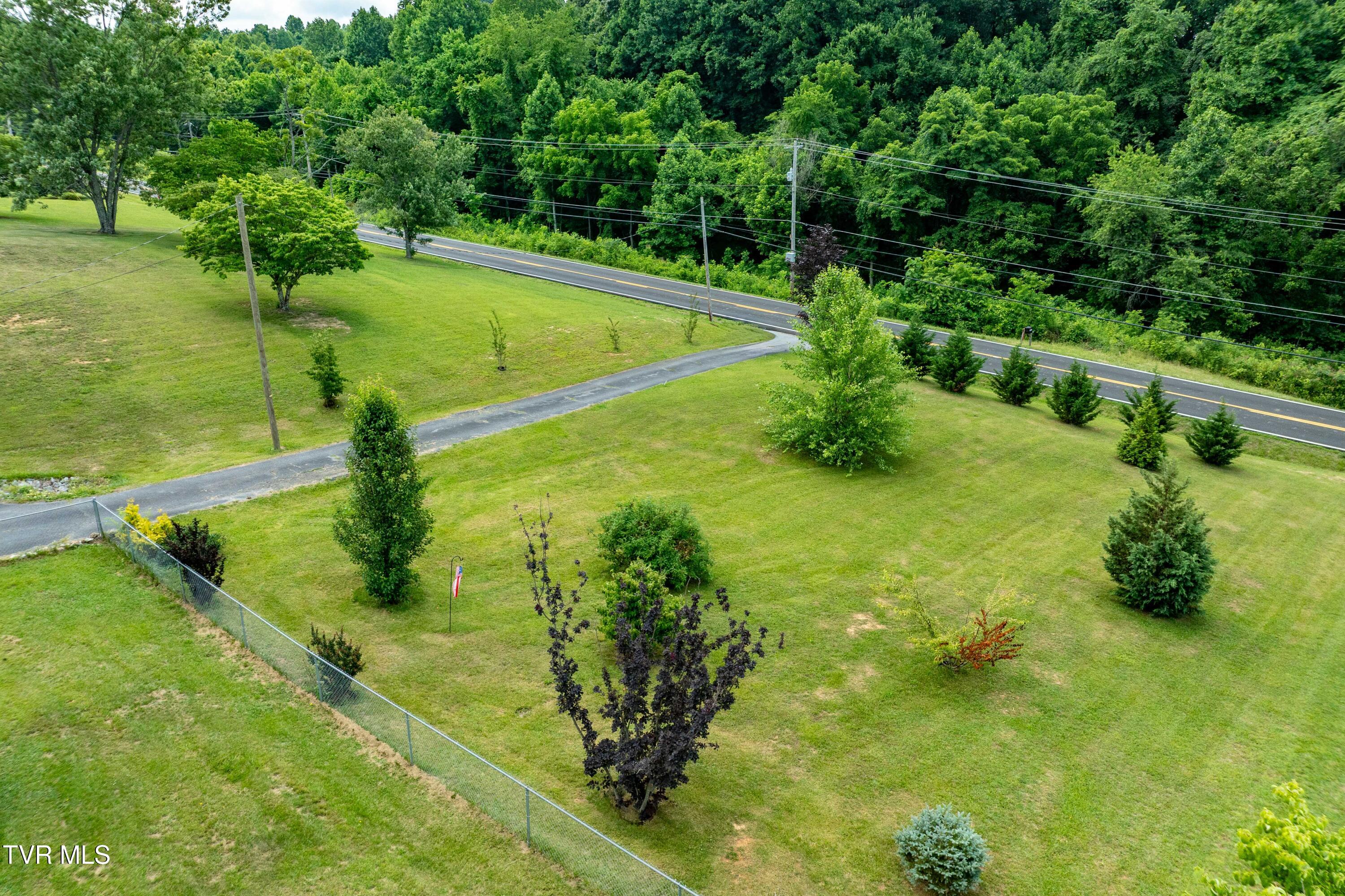 3433 Highway 81