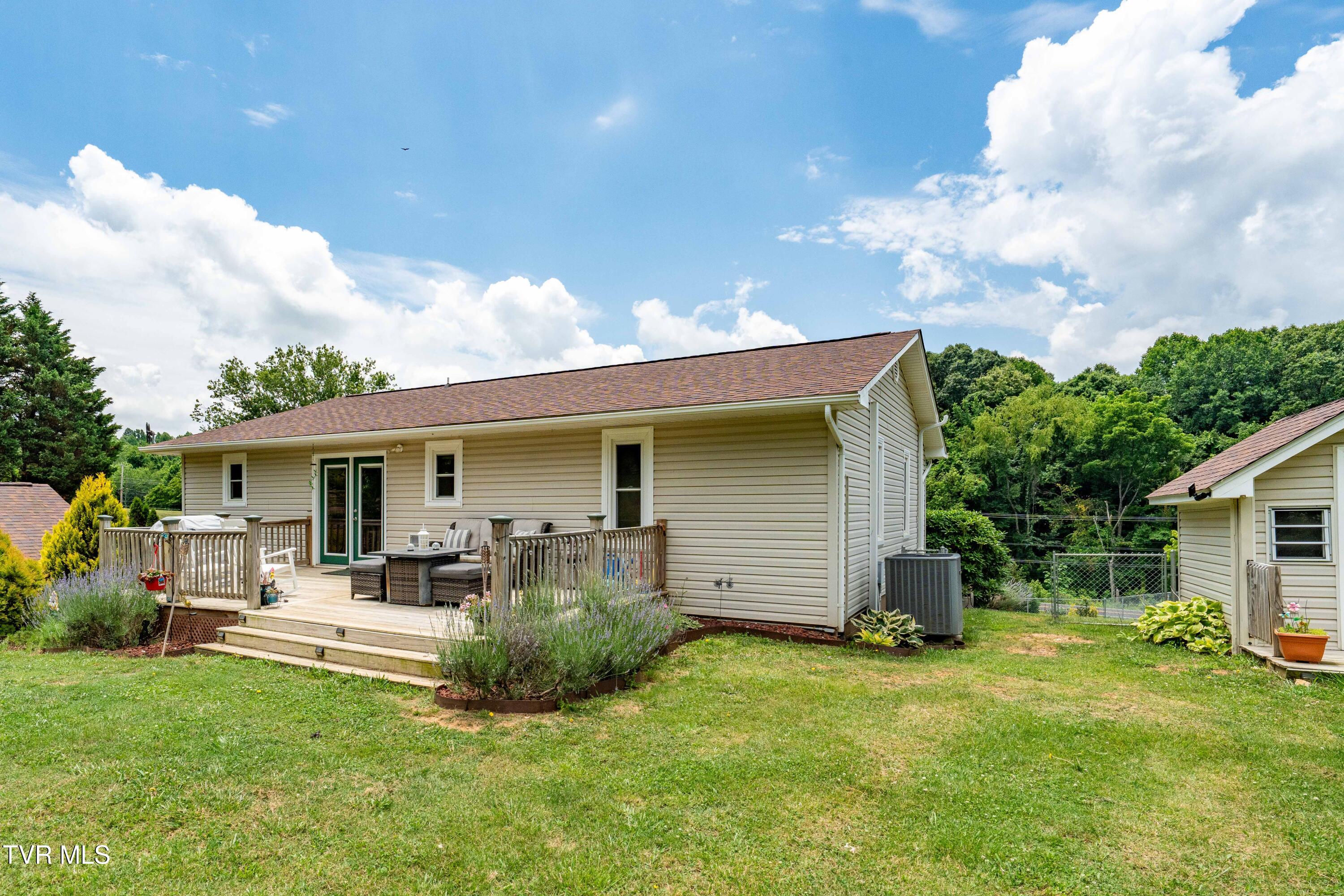 3433 Highway 81