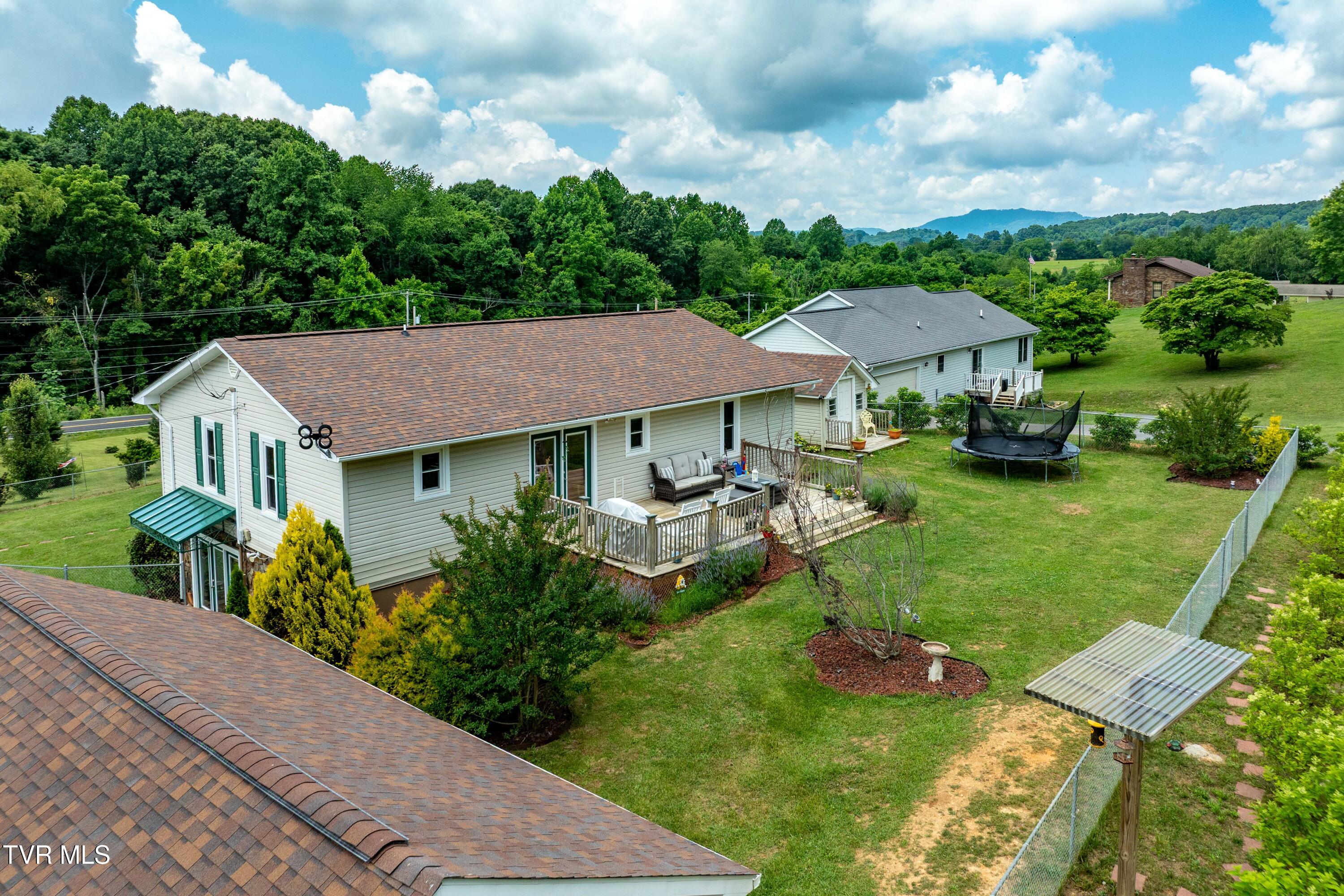 3433 Highway 81