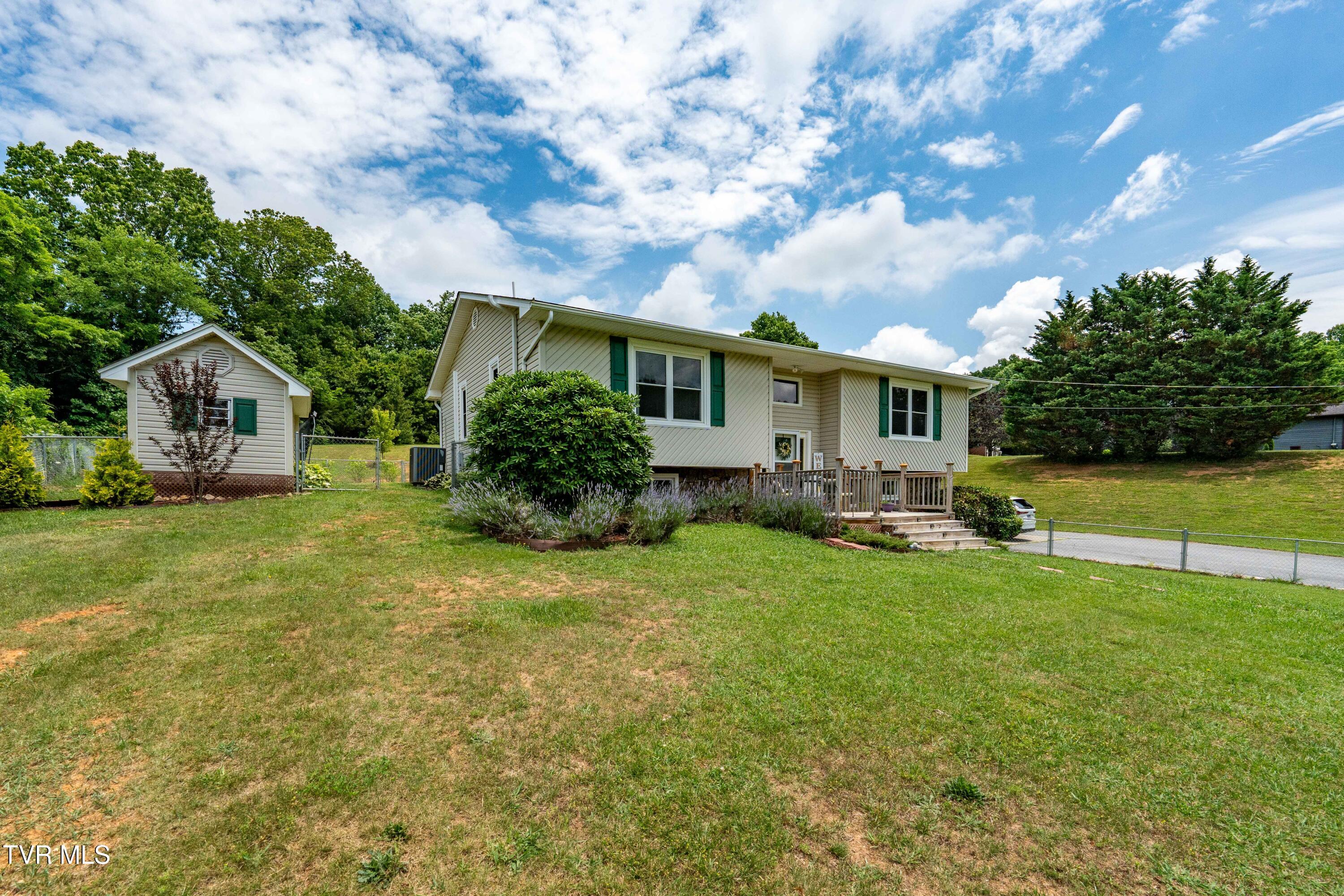 3433 Highway 81